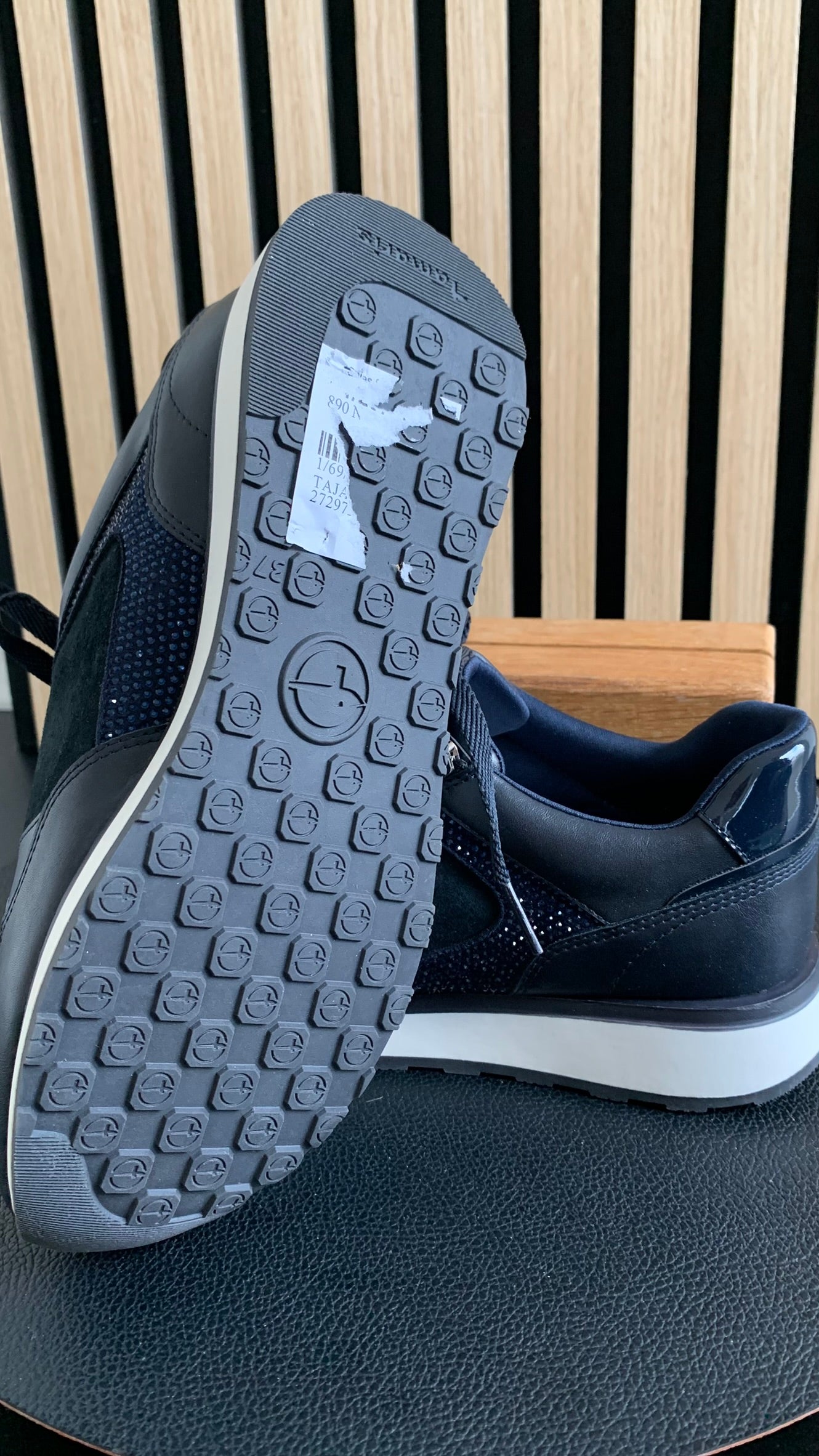 Sneaker
