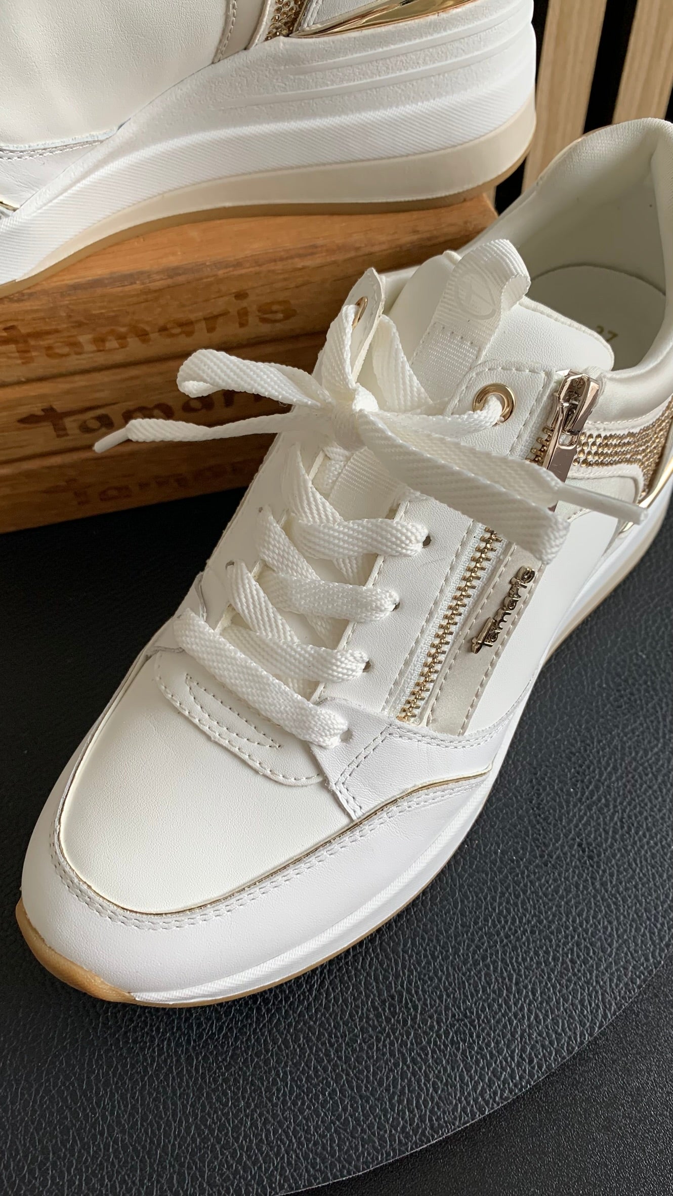 Sneaker