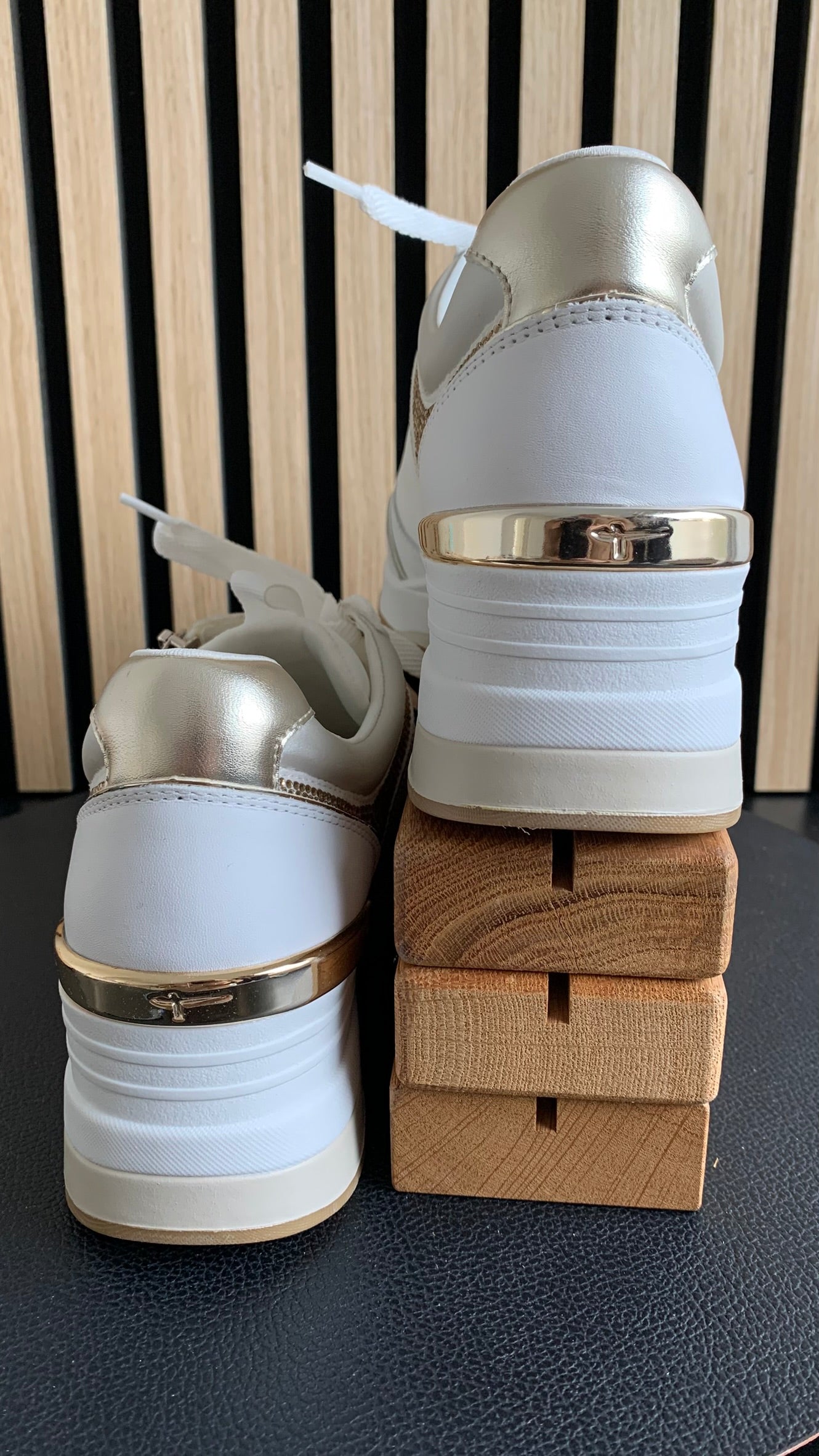 Sneaker