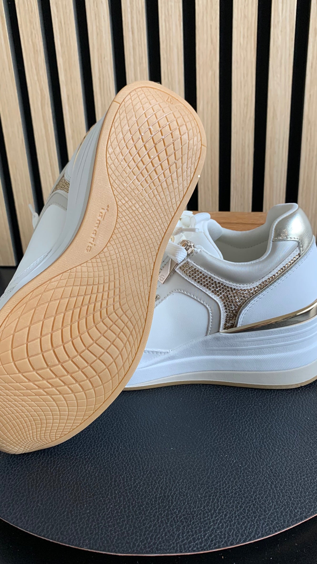 Sneaker