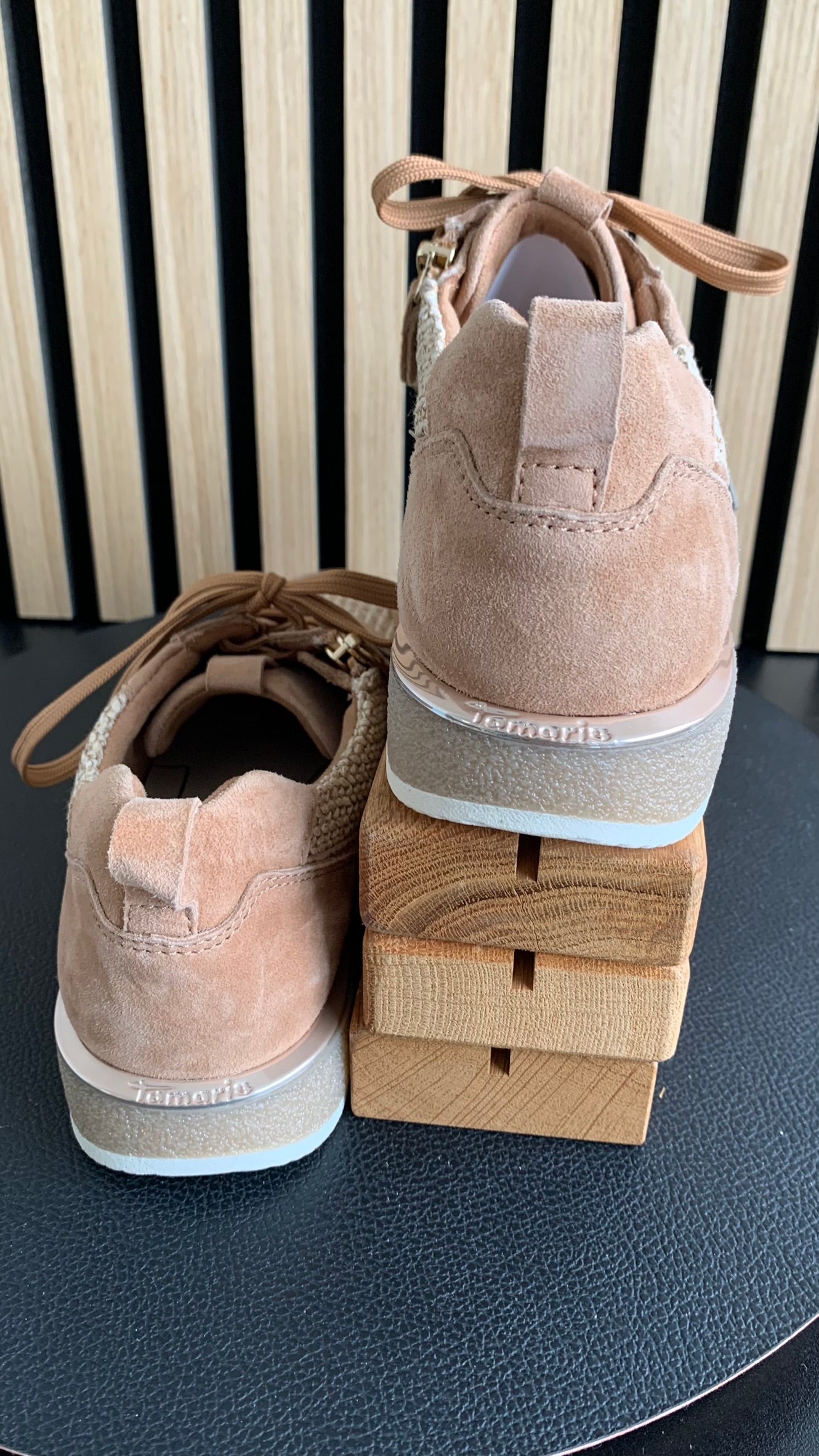 Sneaker