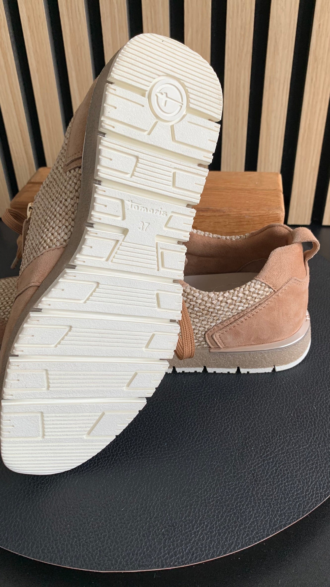 Sneaker