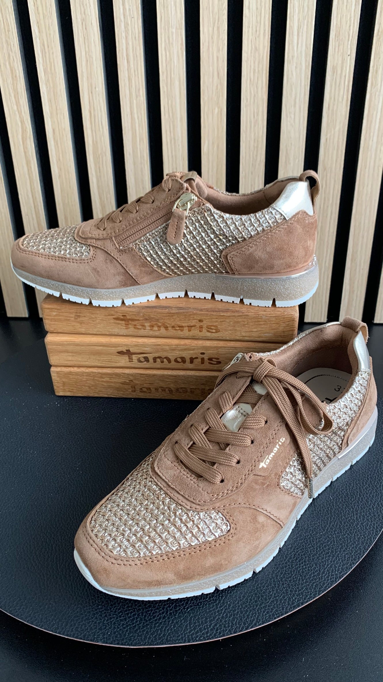 Sneaker