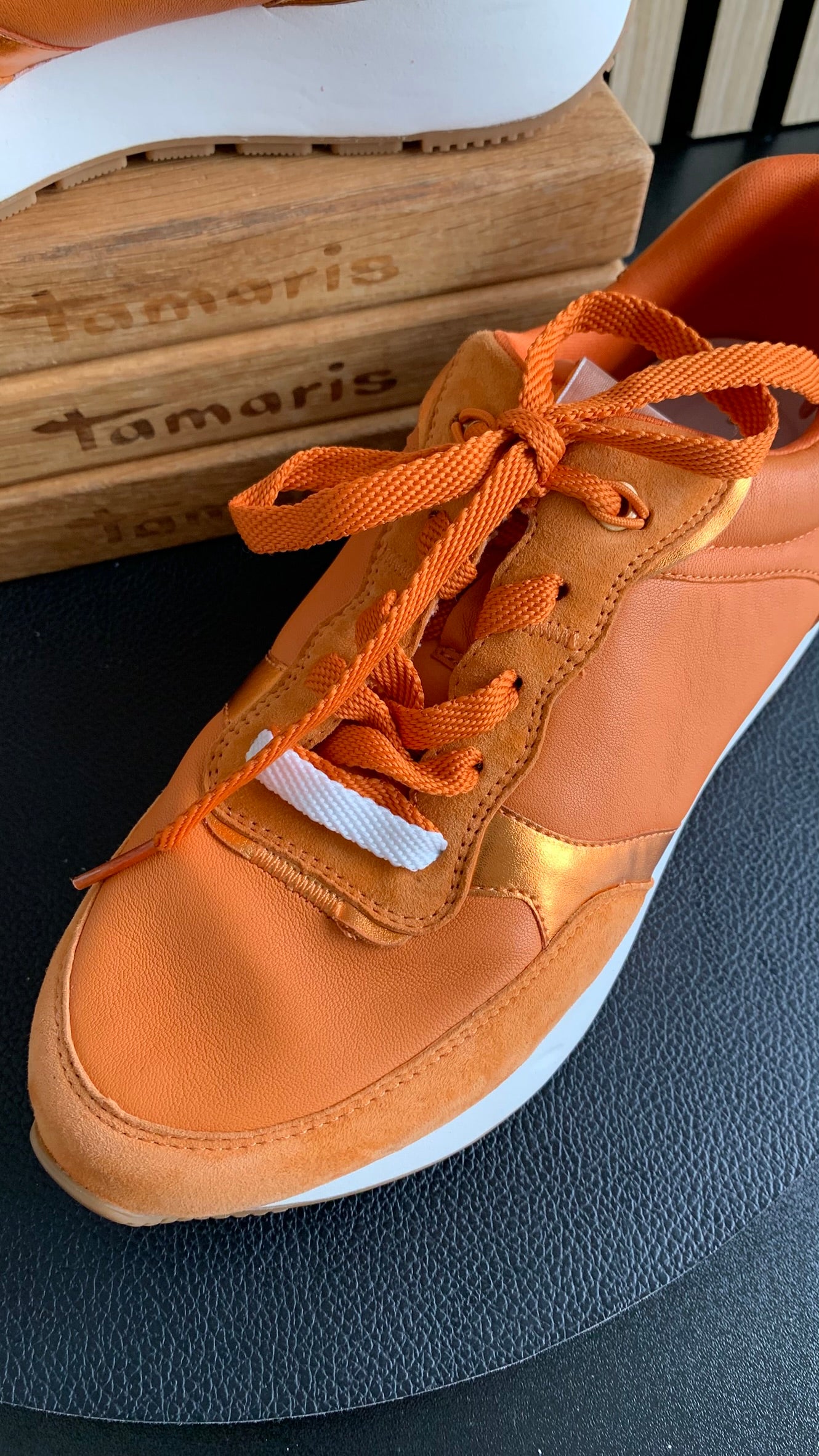 Sneaker