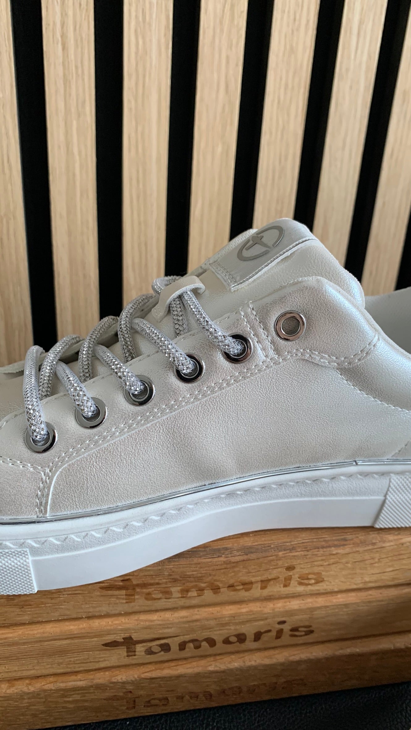 Sneaker