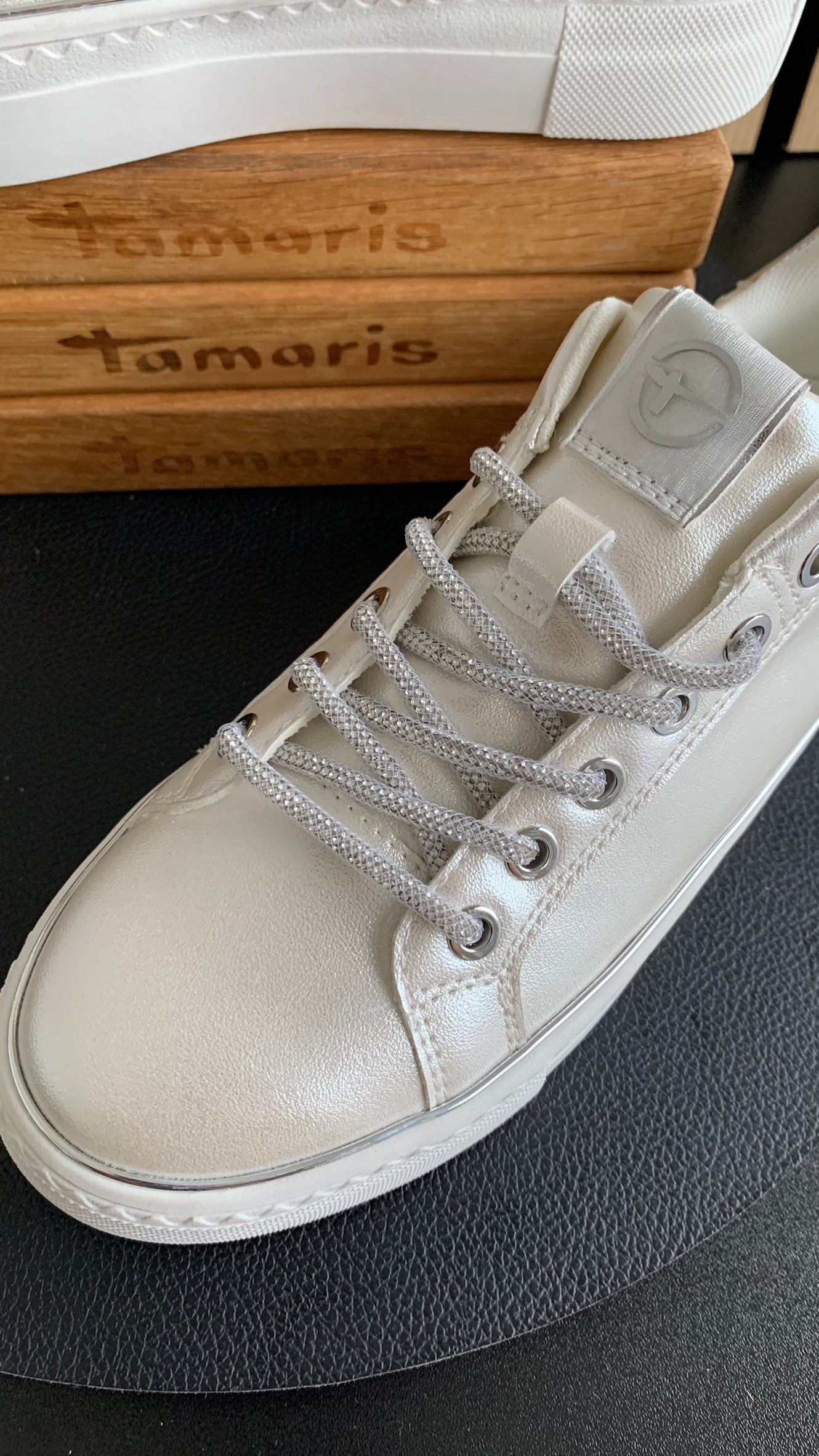 Sneaker