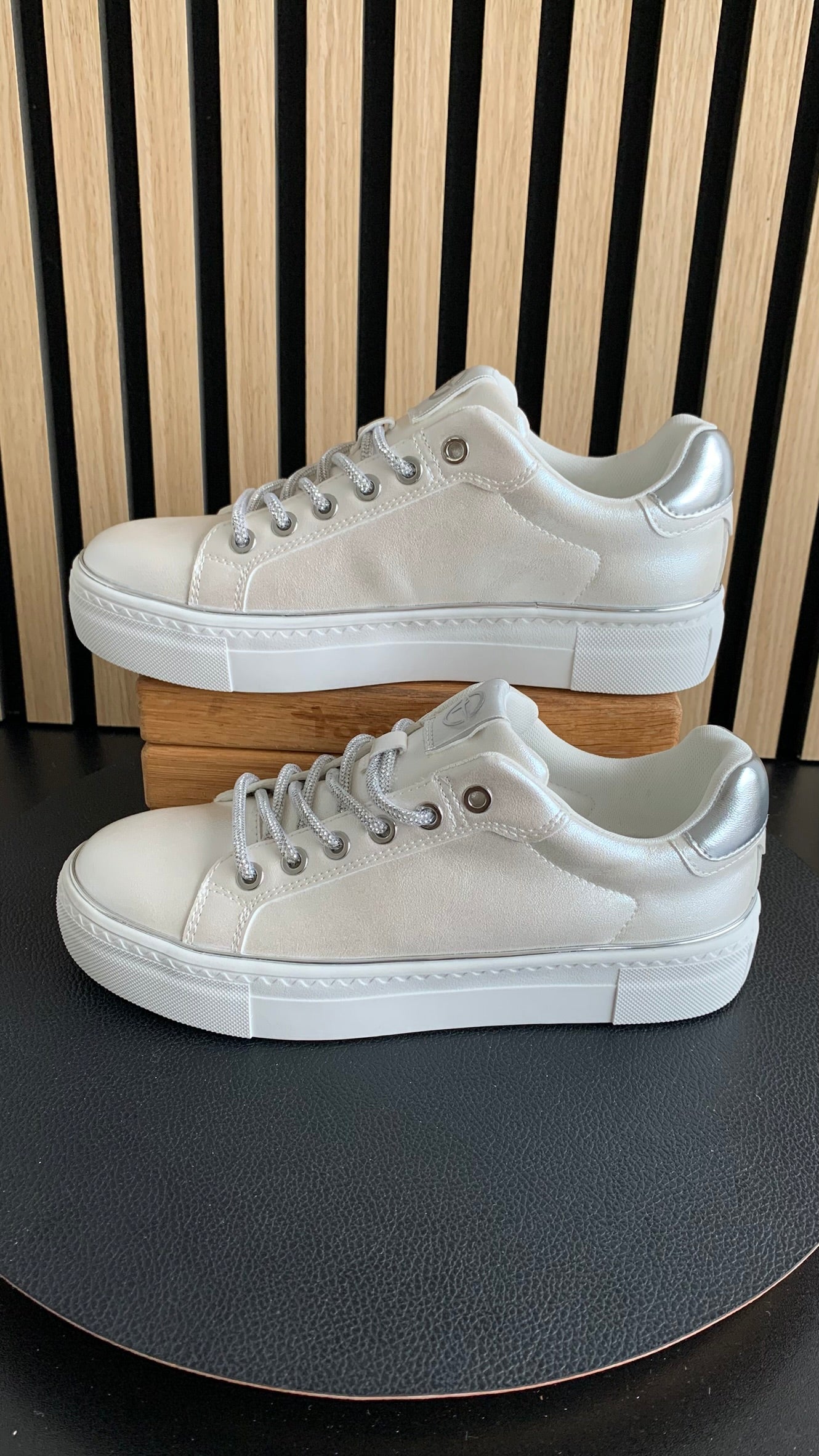 Sneaker