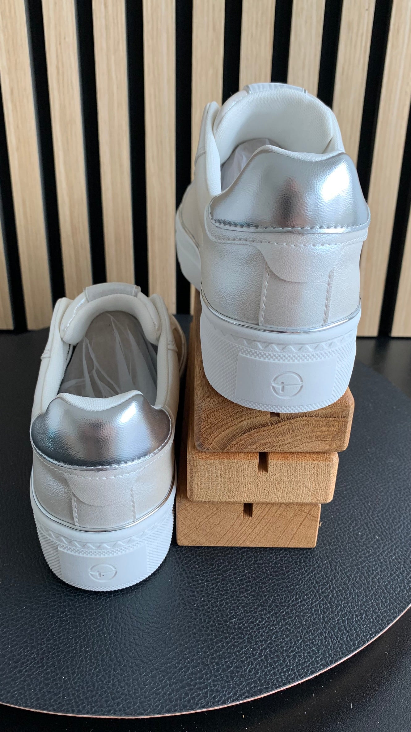 Sneaker