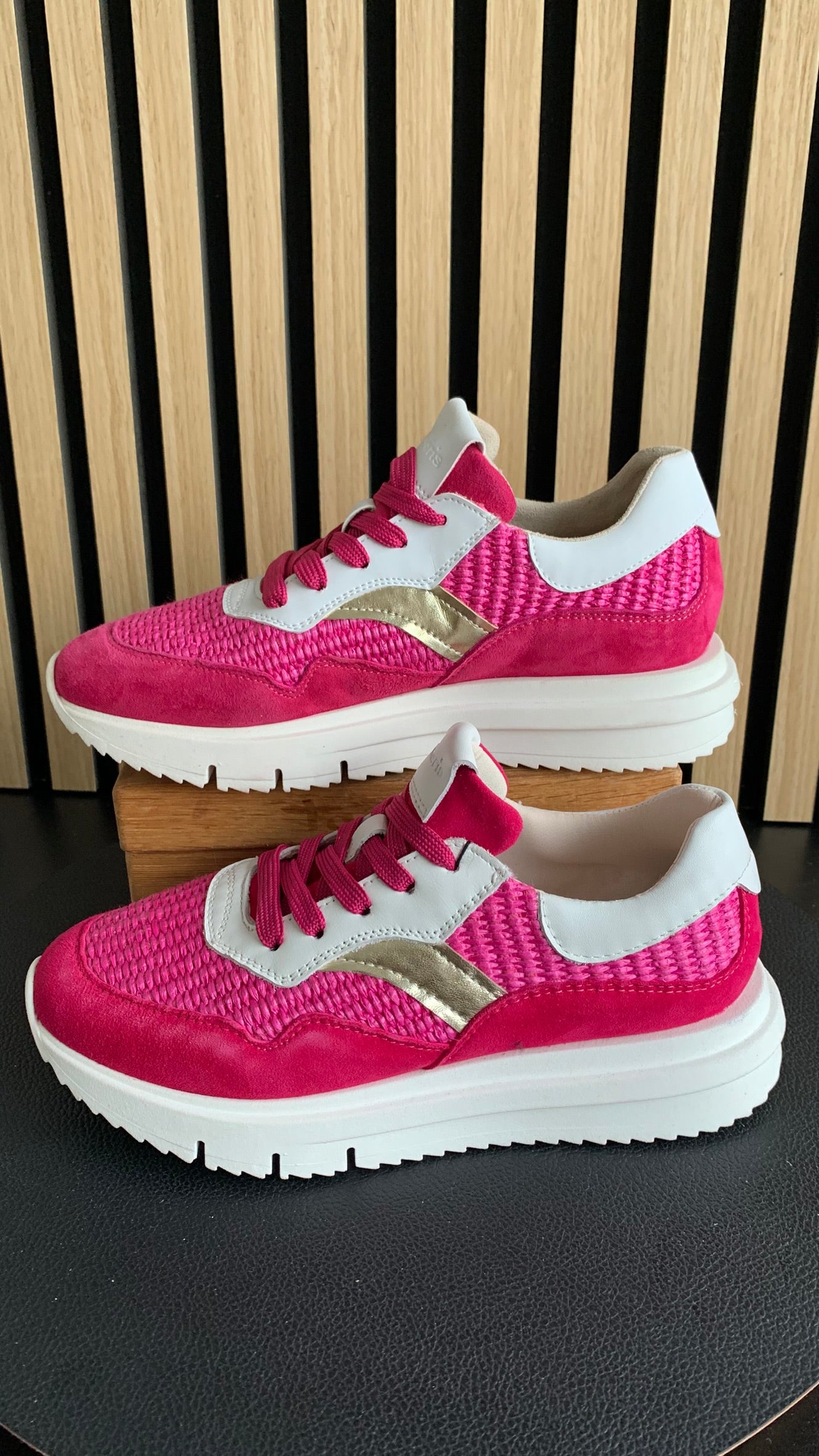 Sneaker