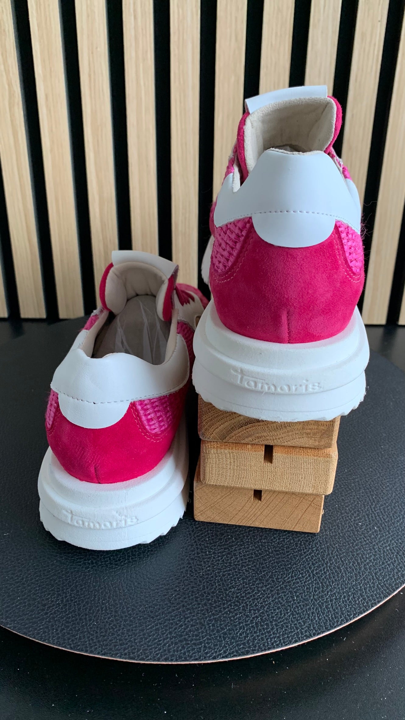 Sneaker