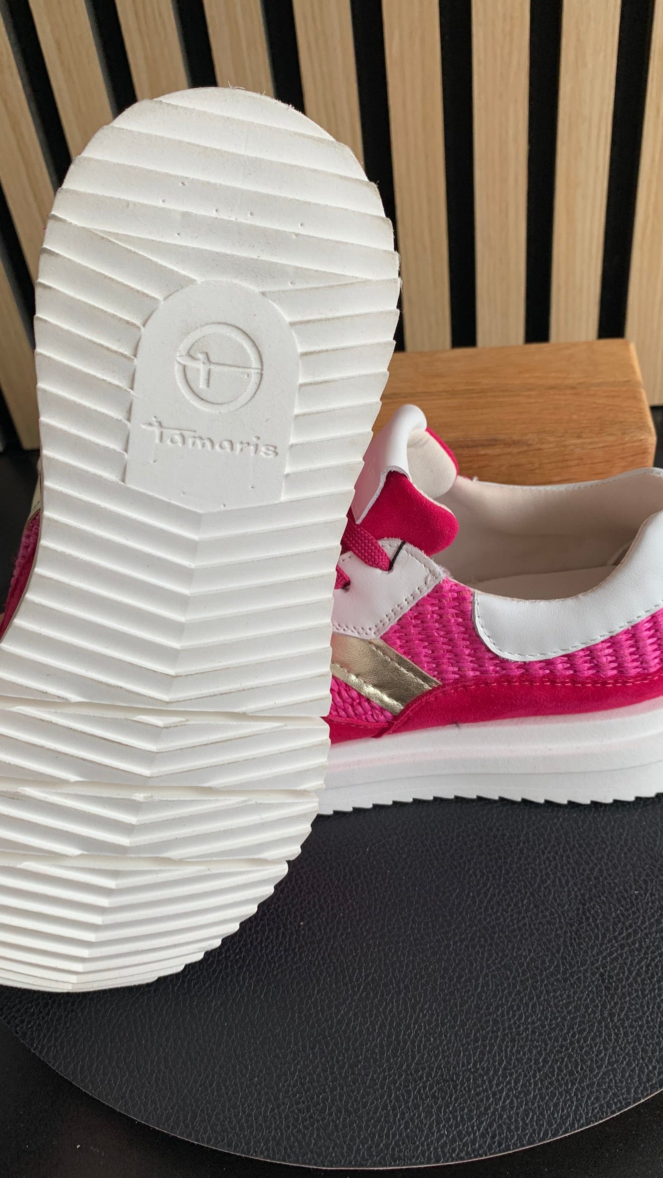 Sneaker