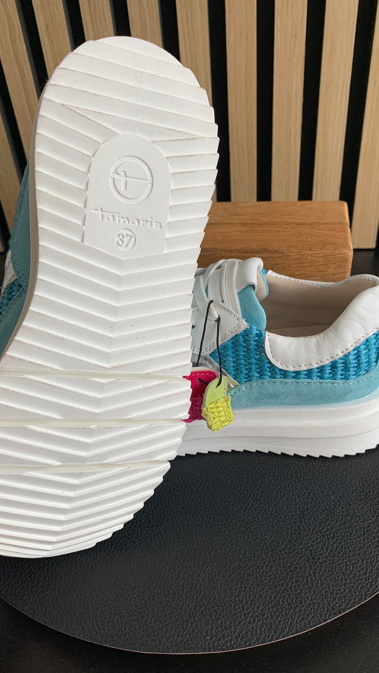 Sneaker