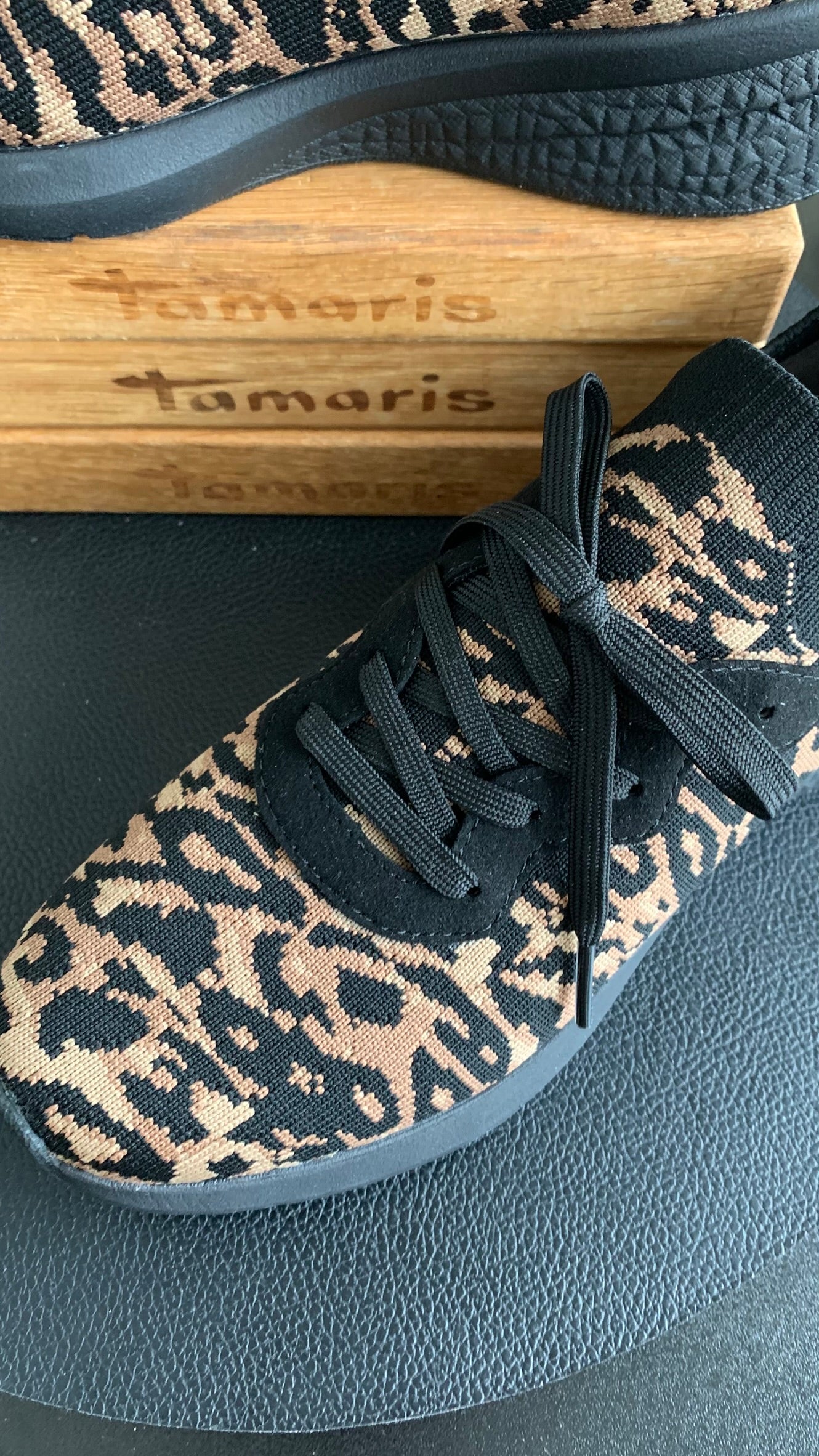 Sneaker