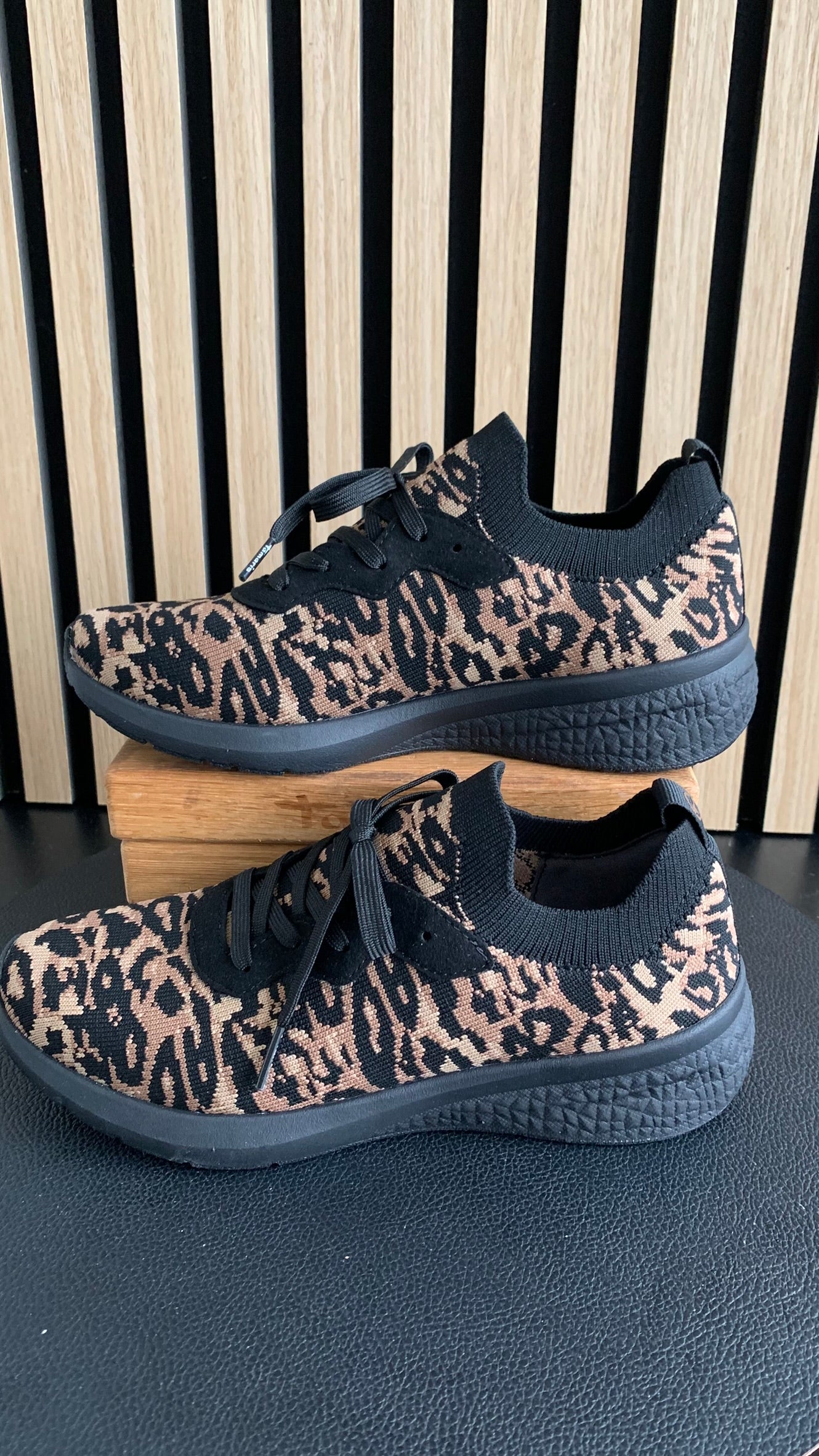 Sneaker