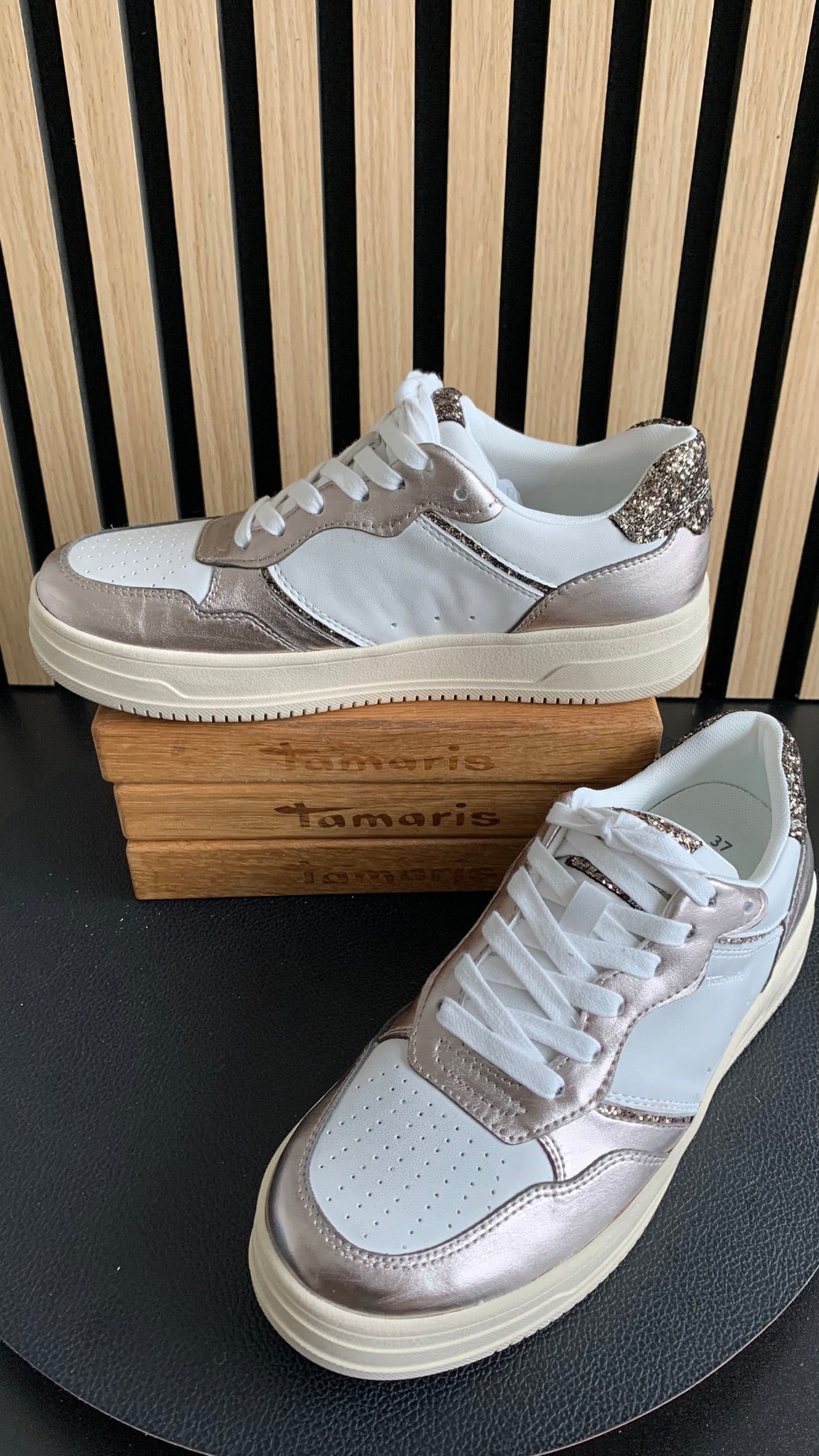 Sneaker
