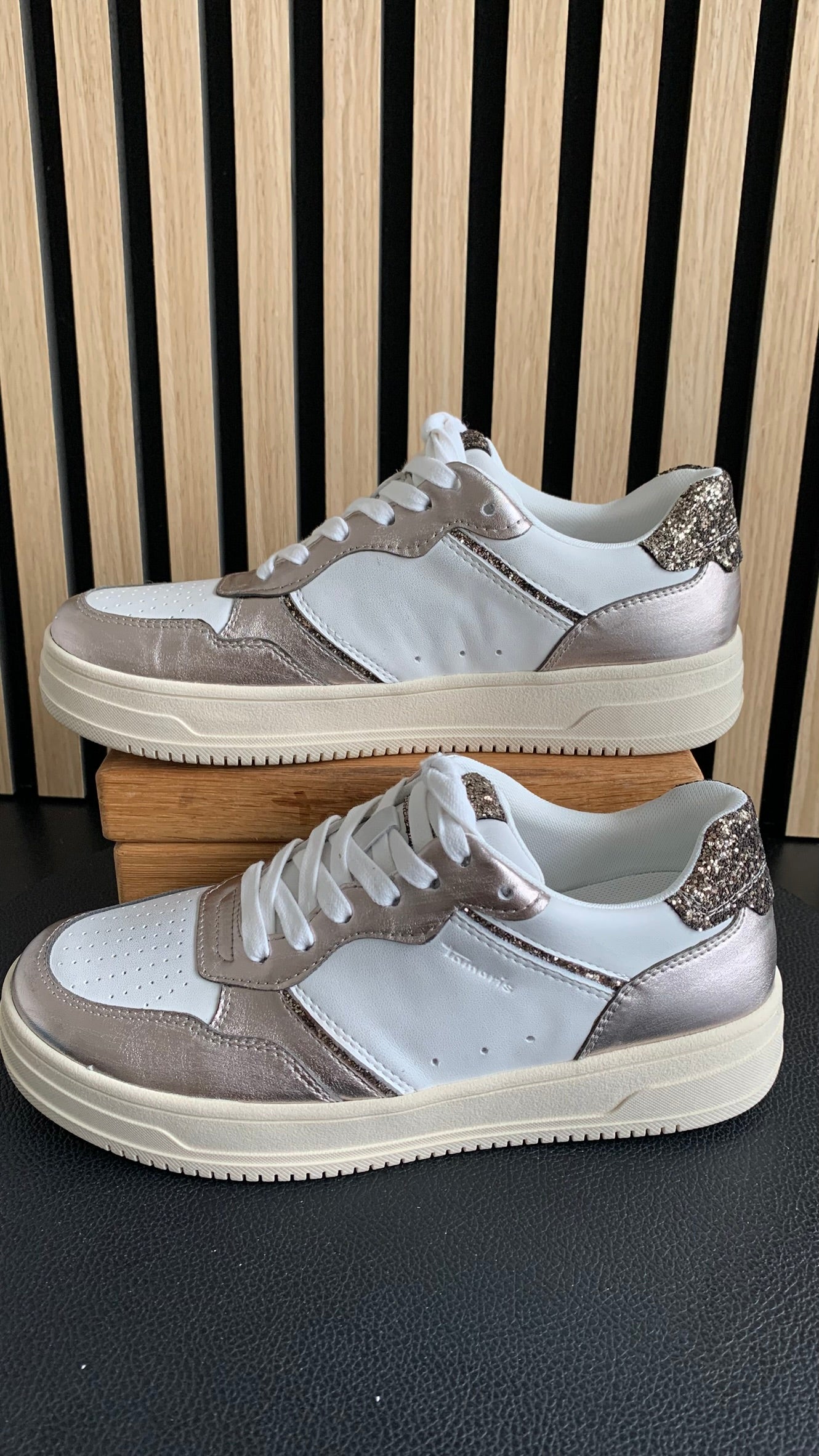 Sneaker
