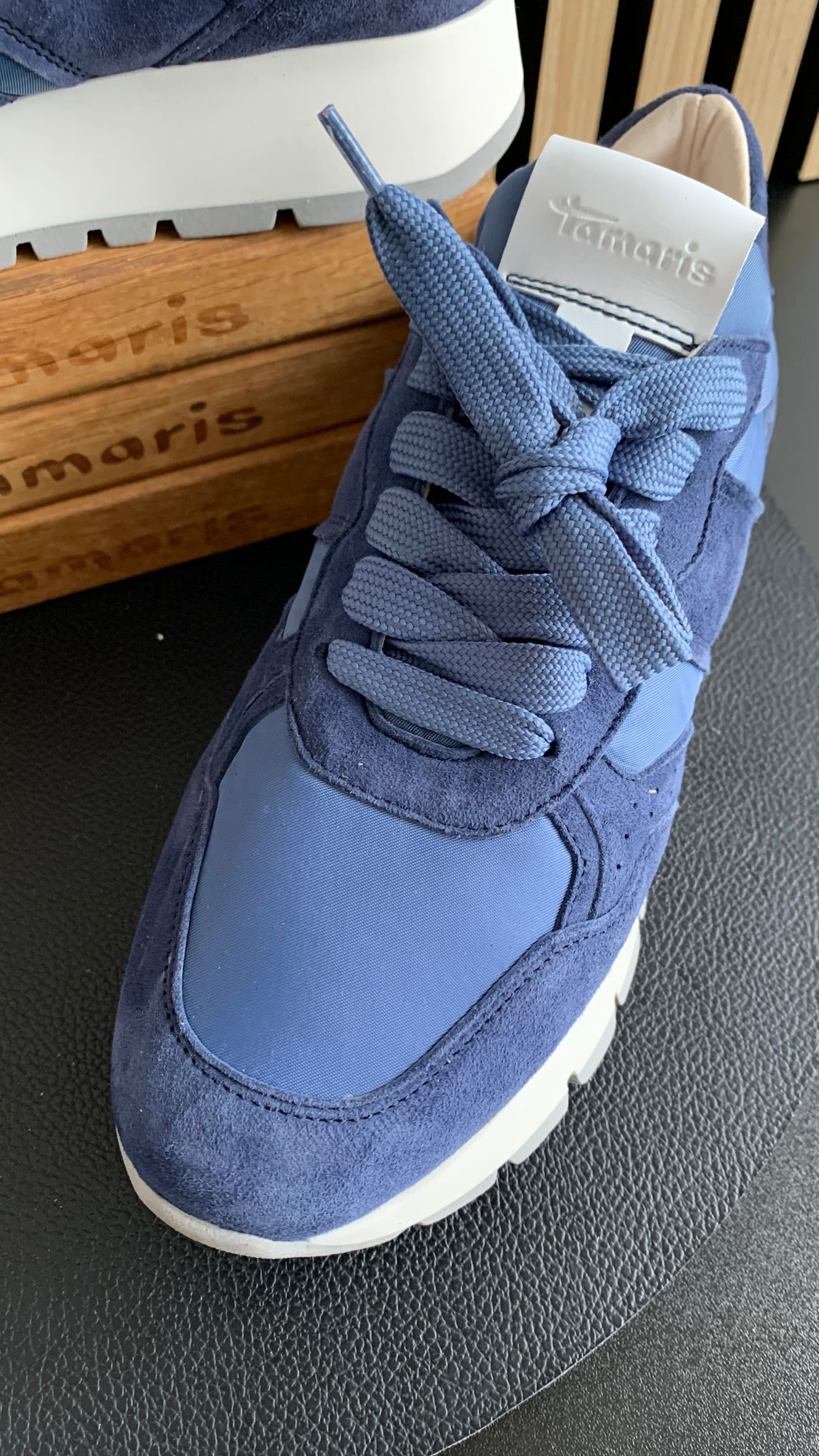 Sneaker
