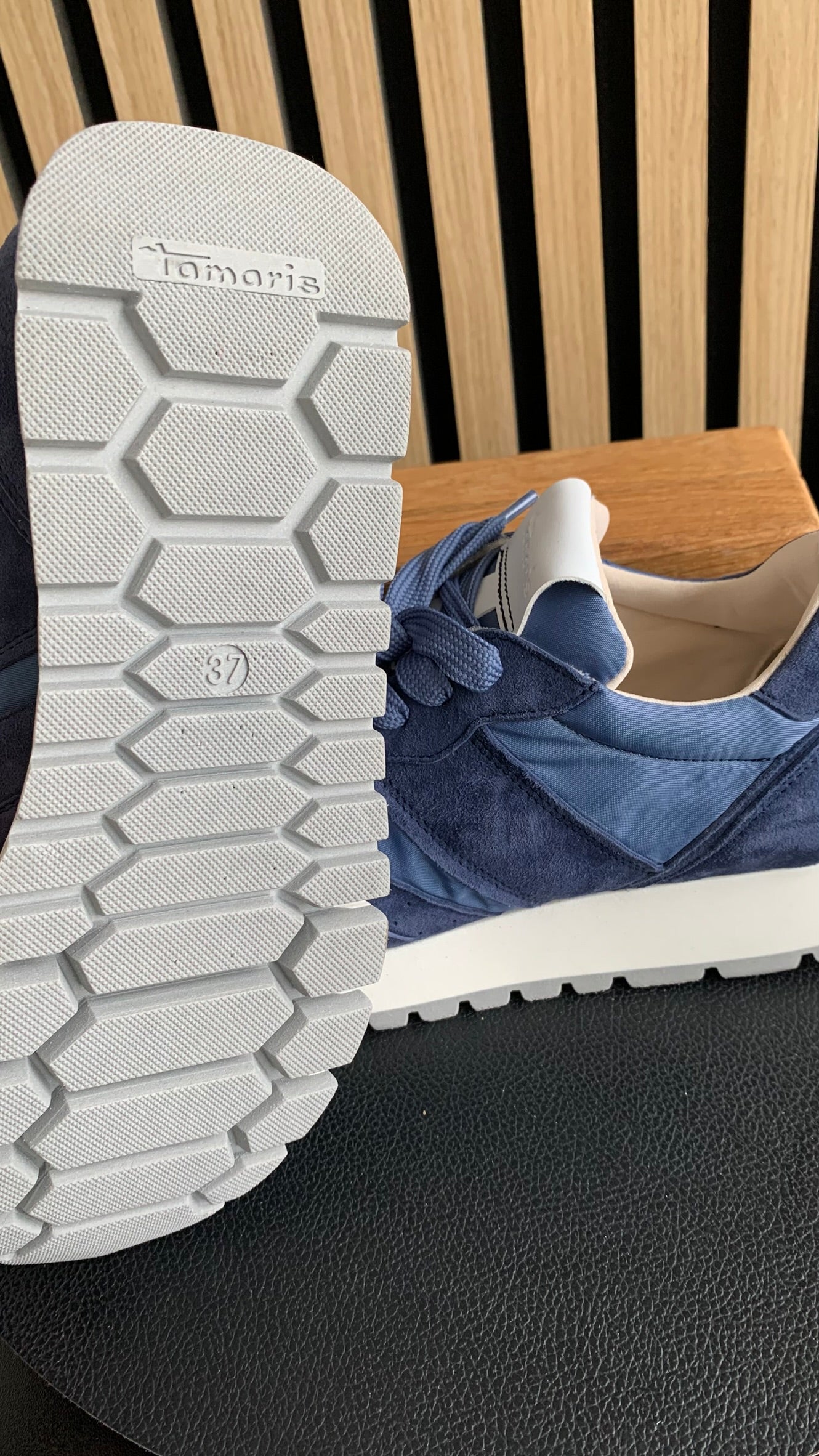 Sneaker