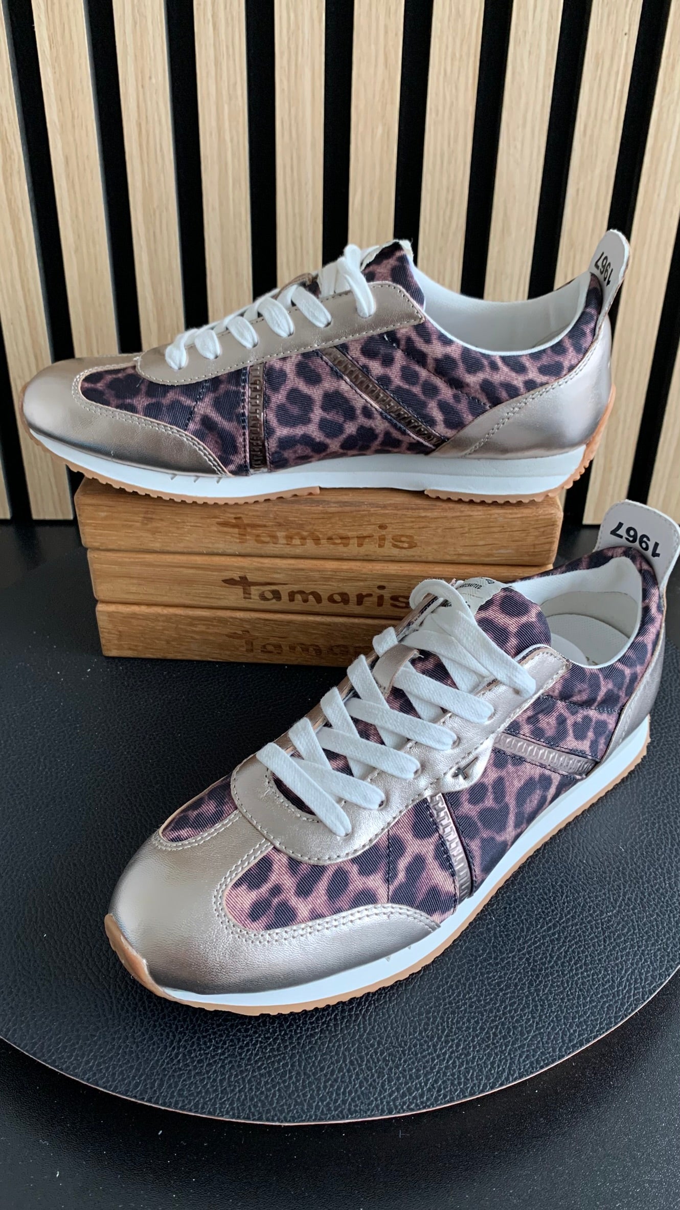 Sneaker