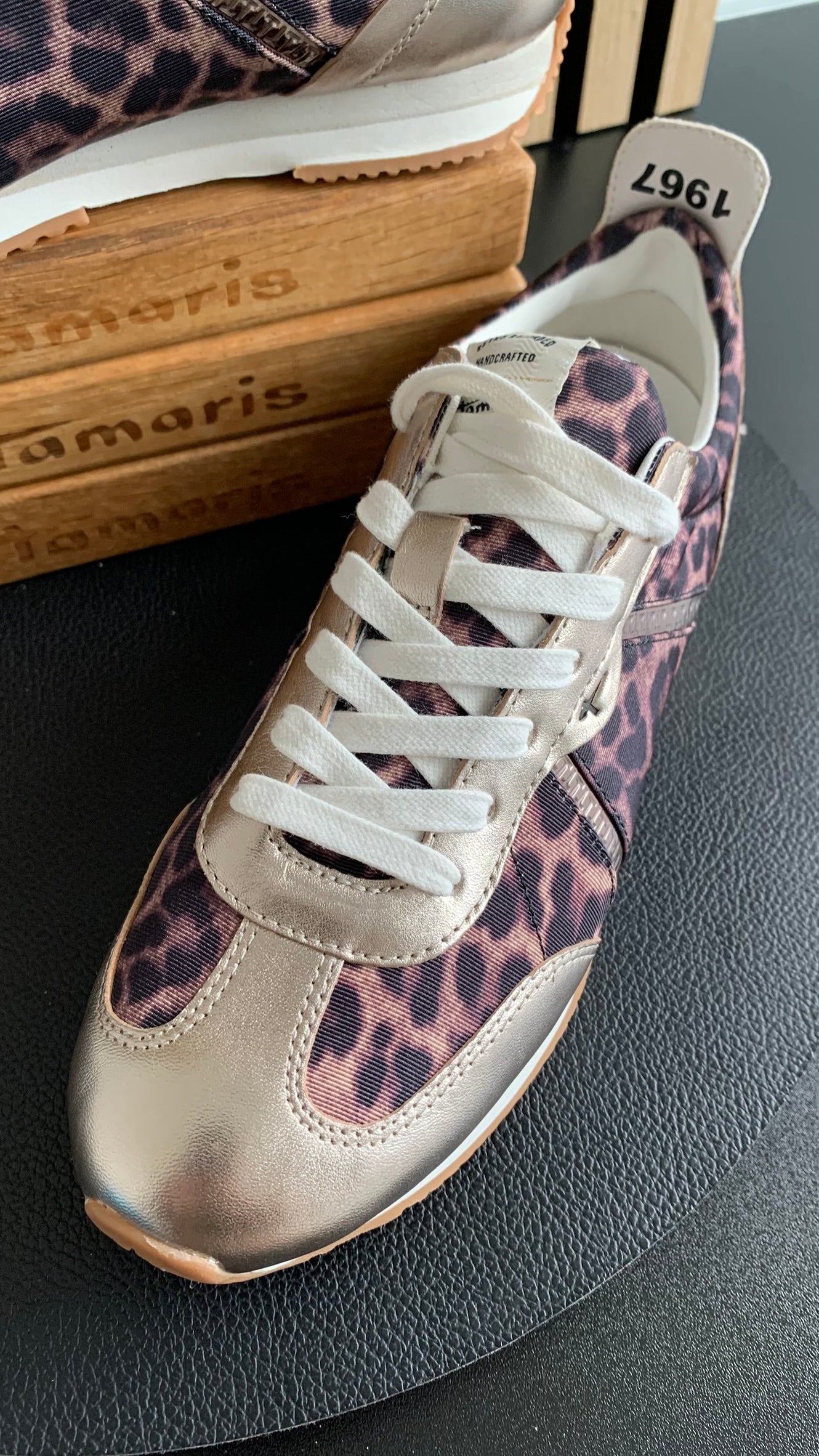 Sneaker