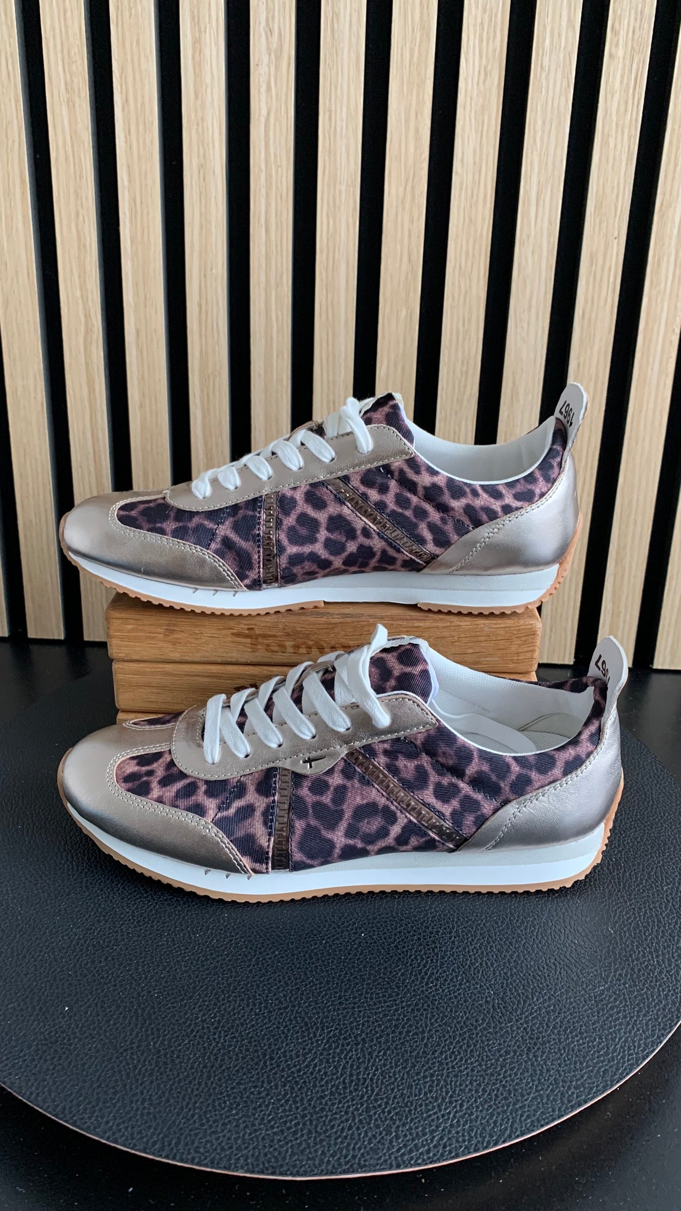 Sneaker