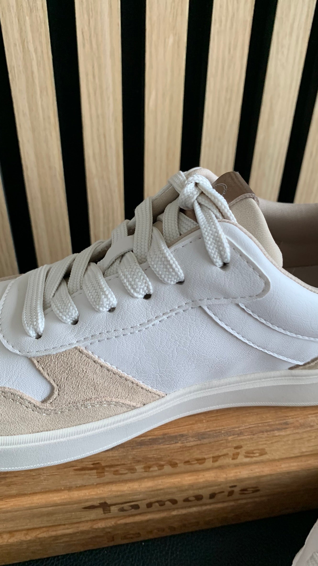 Sneaker