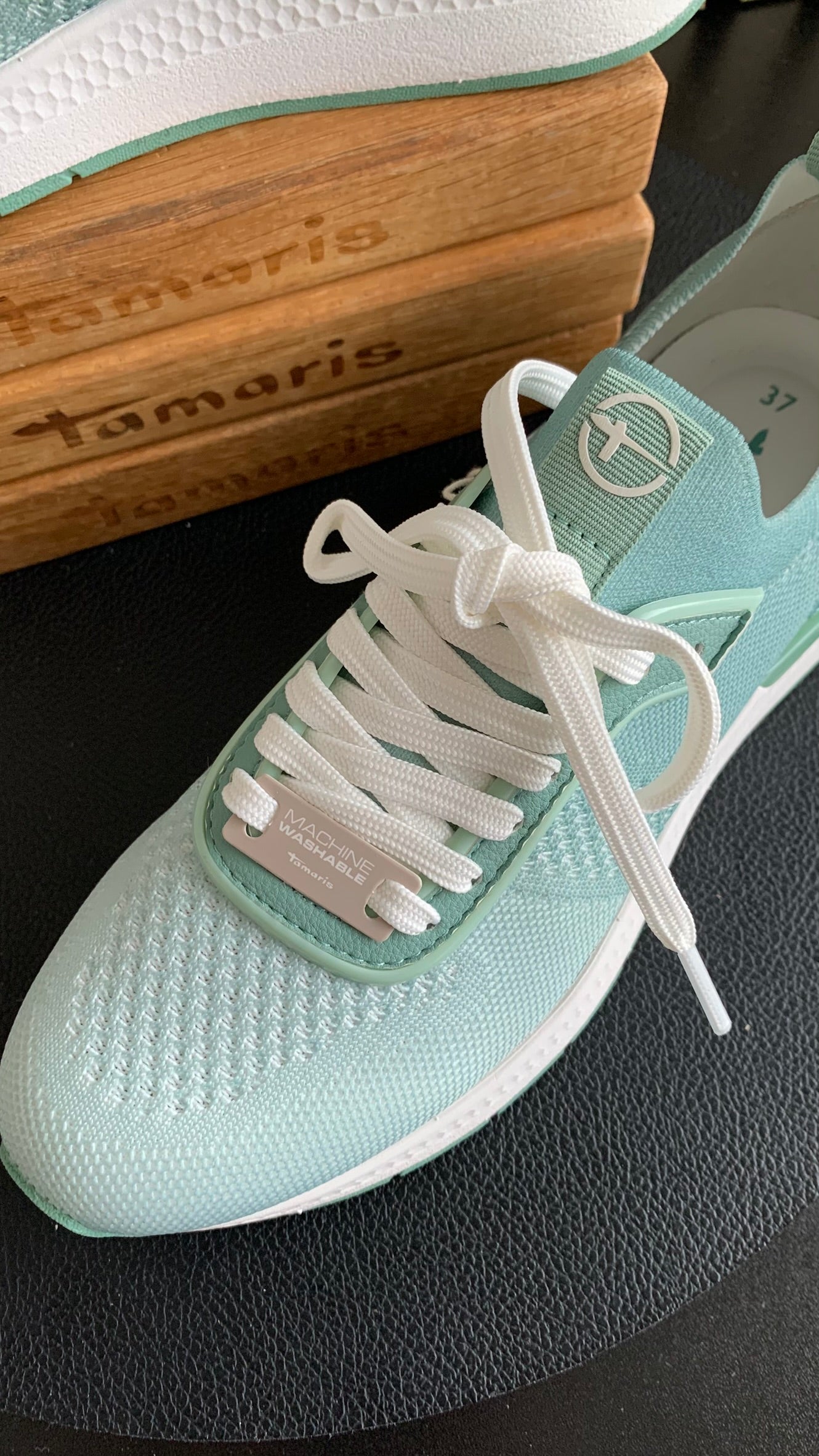 Sneaker