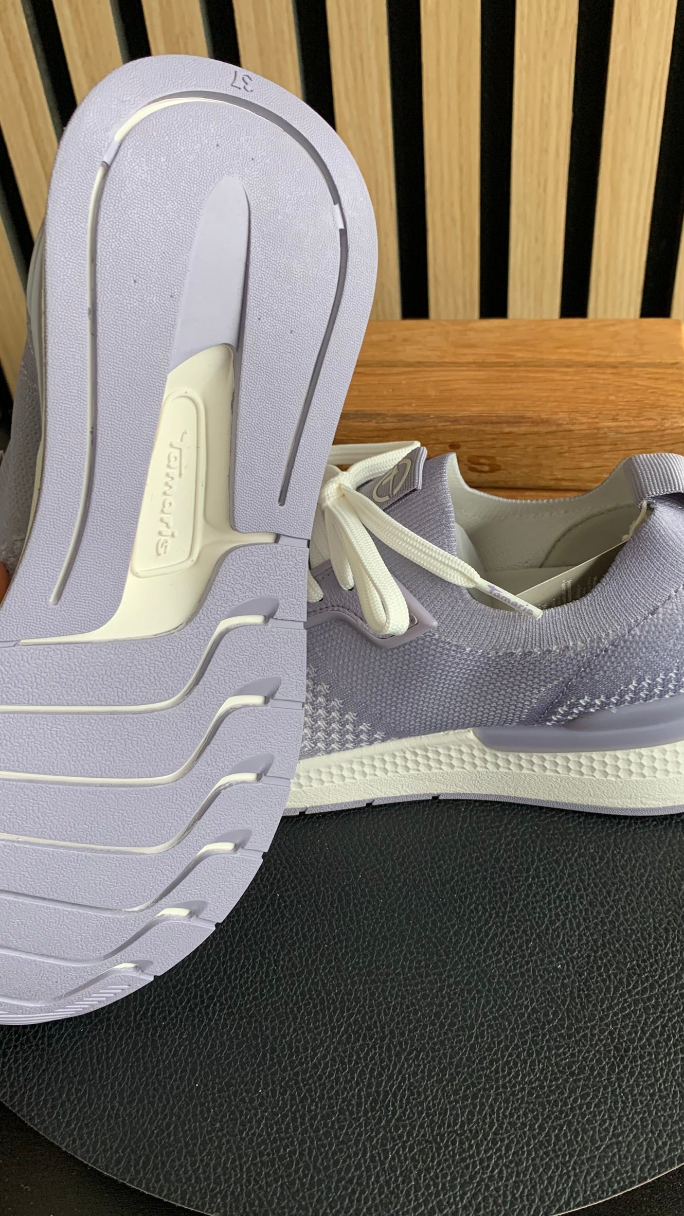 Sneaker