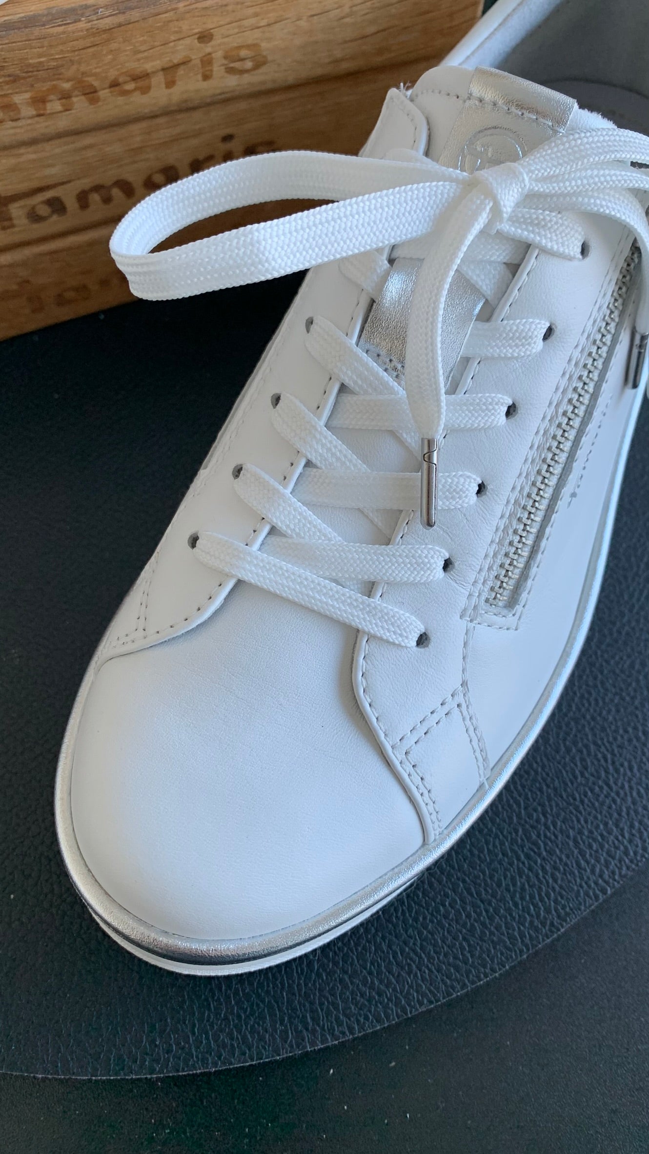 Sneaker Leder