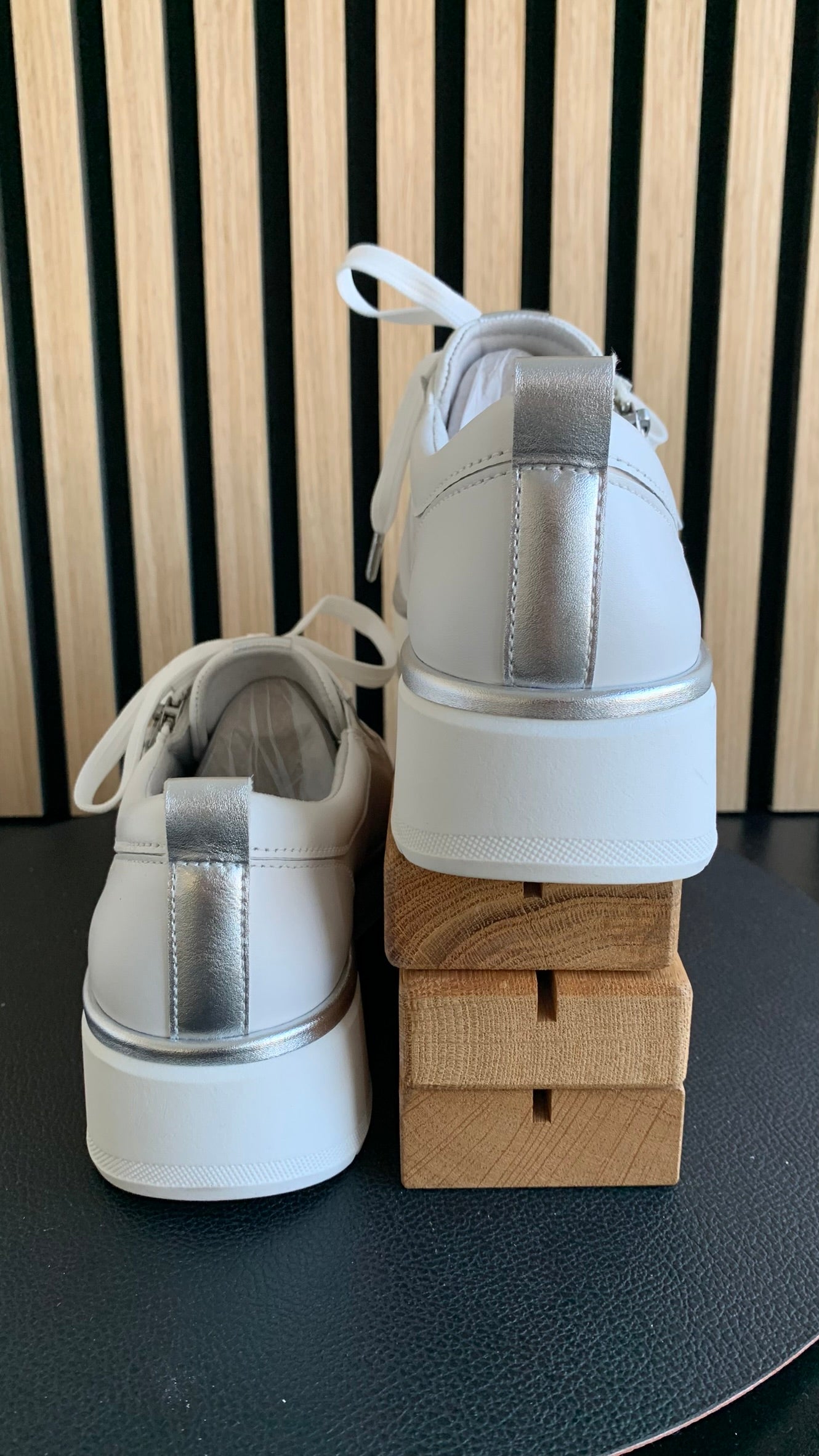 Sneaker Leder