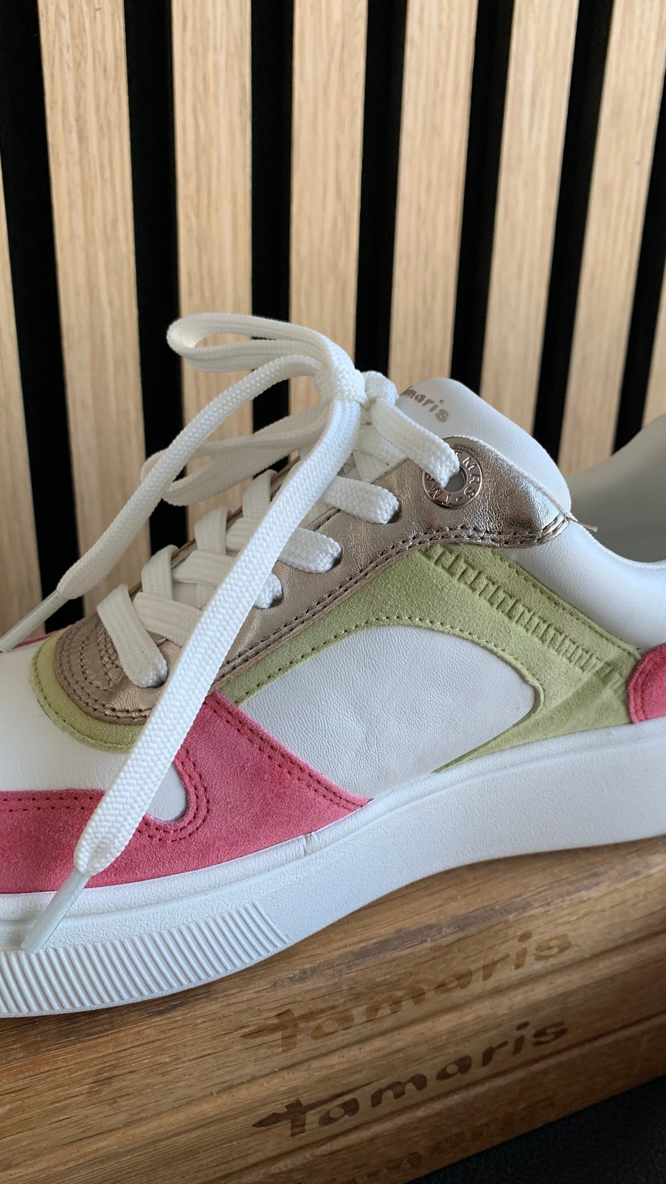 Sneaker