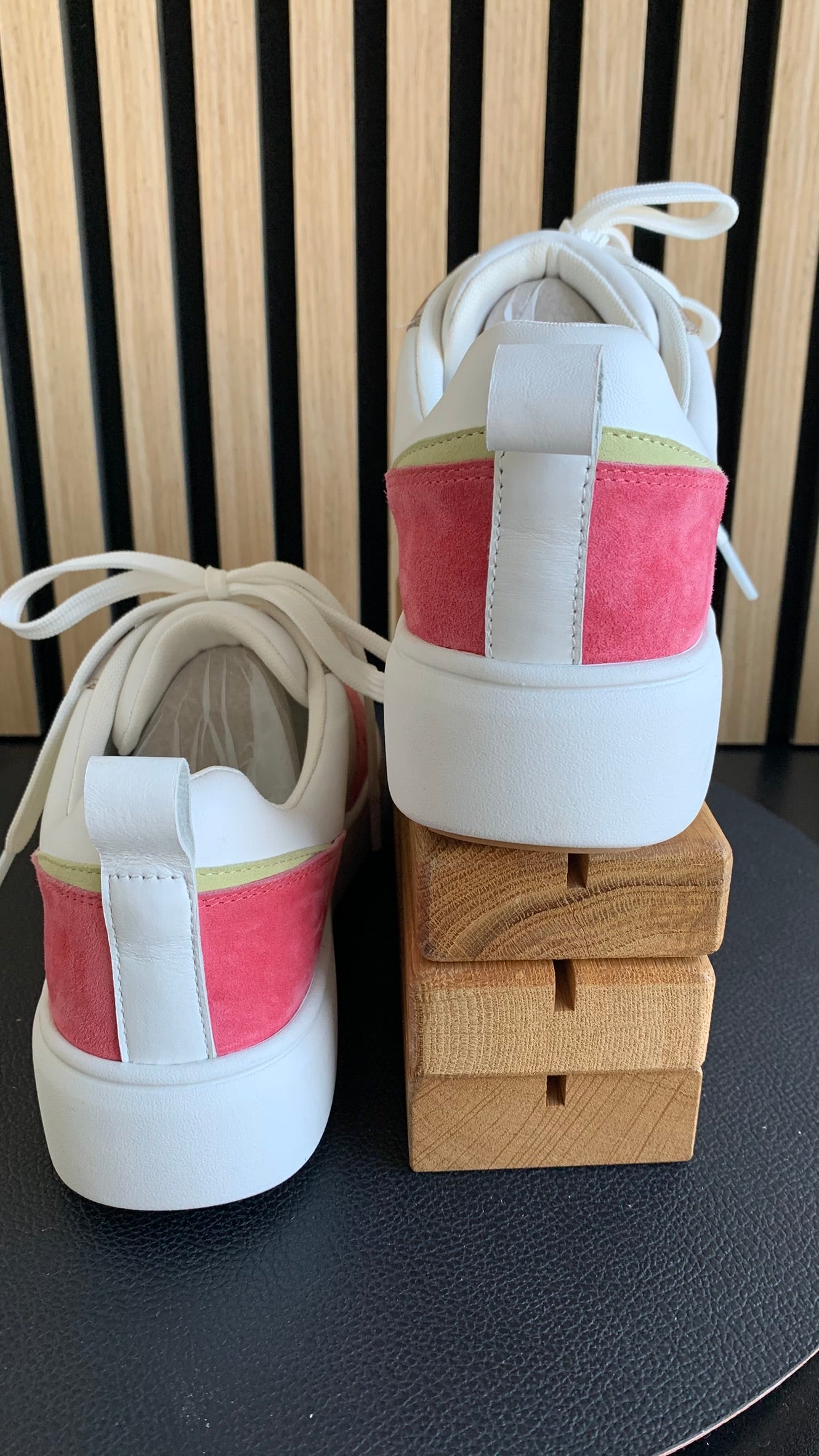 Sneaker