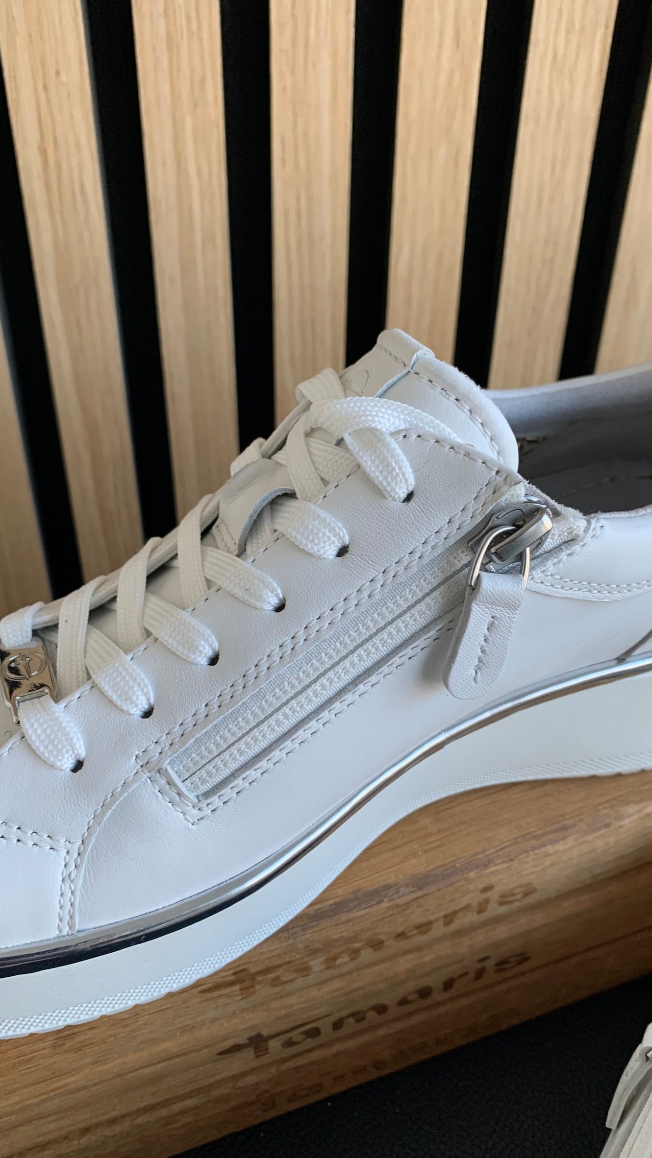 Sneaker