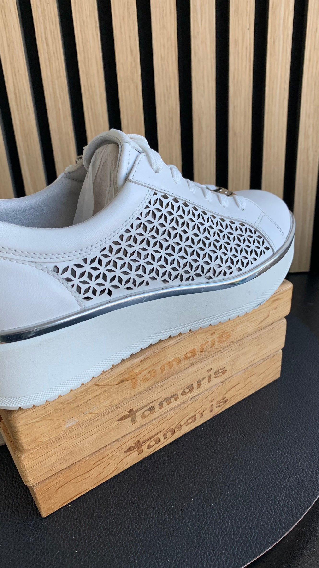 Sneaker