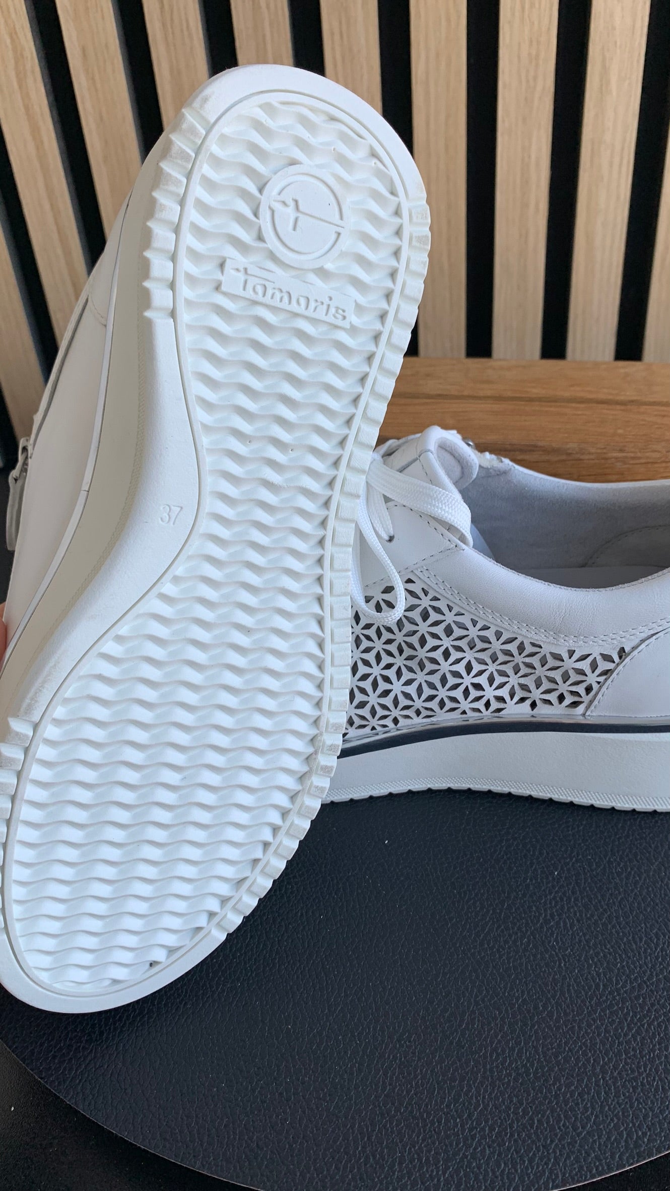 Sneaker
