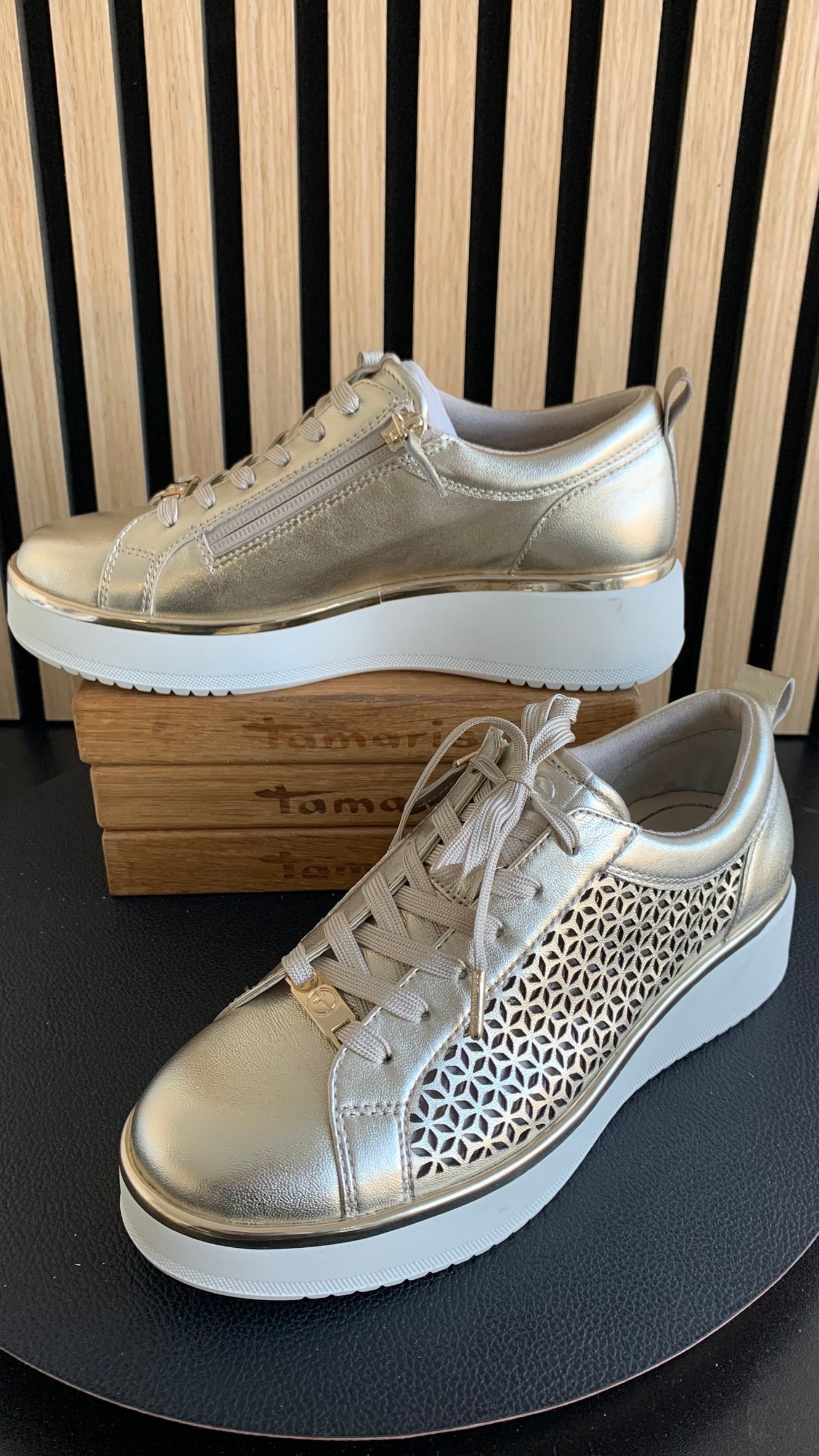 Sneaker