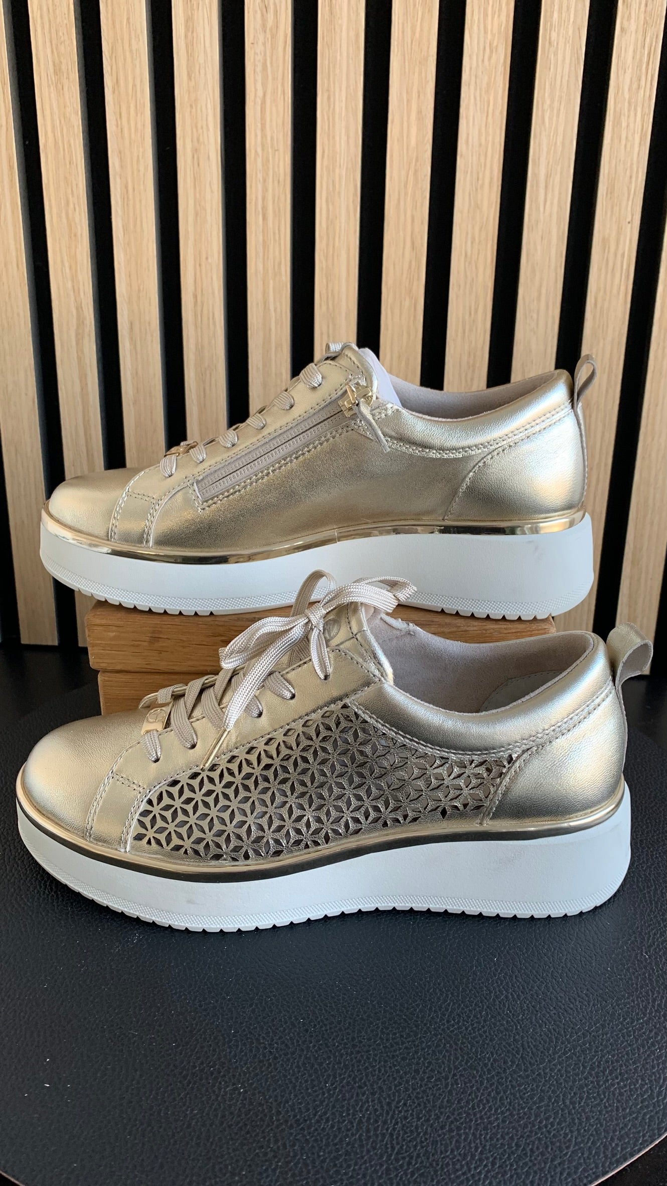 Sneaker