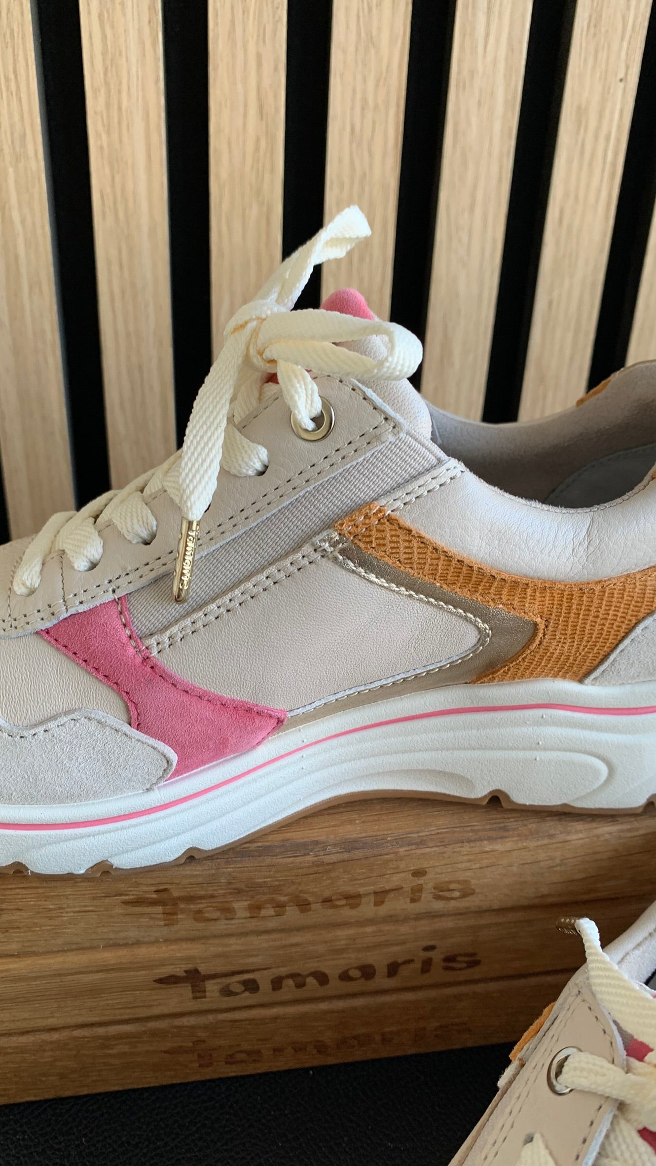 Sneaker