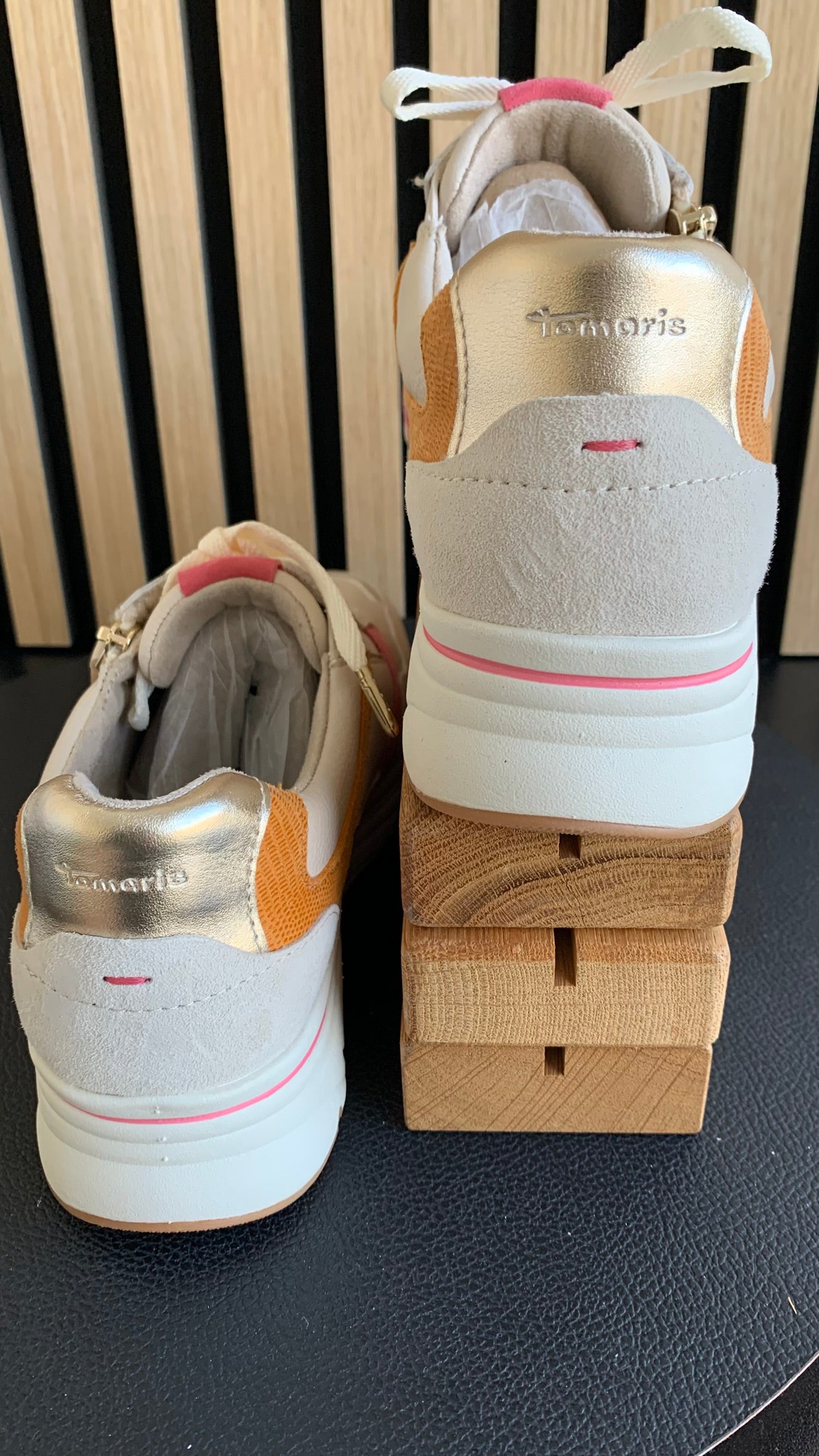 Sneaker