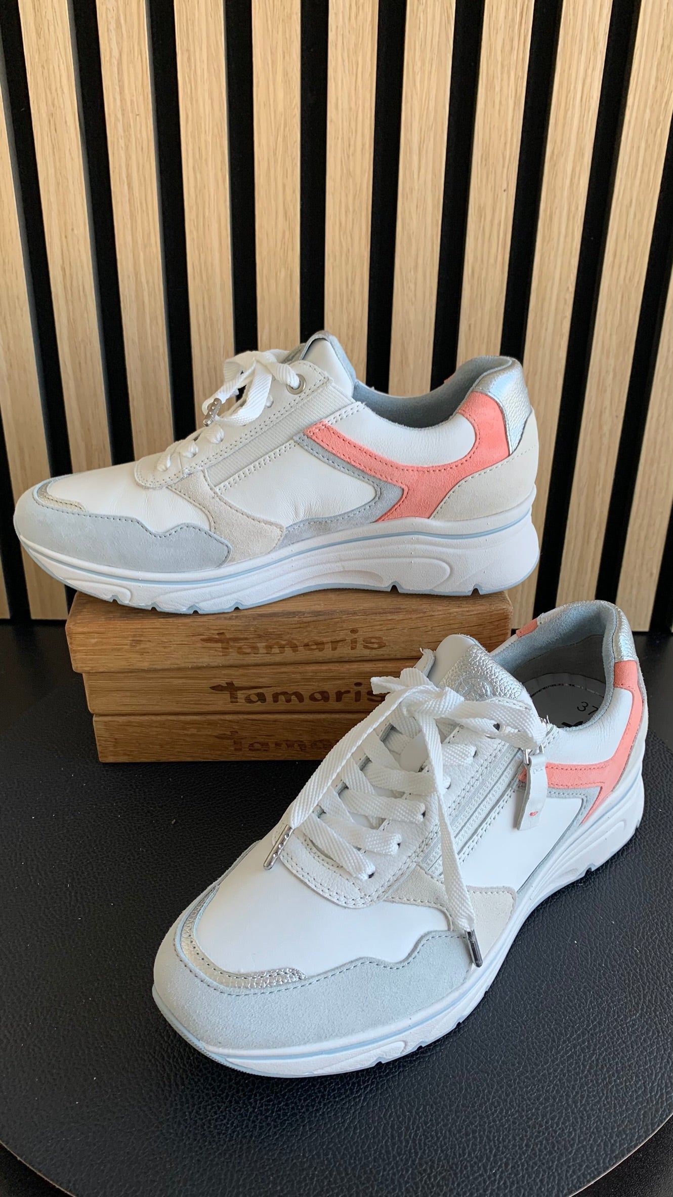 Sneaker