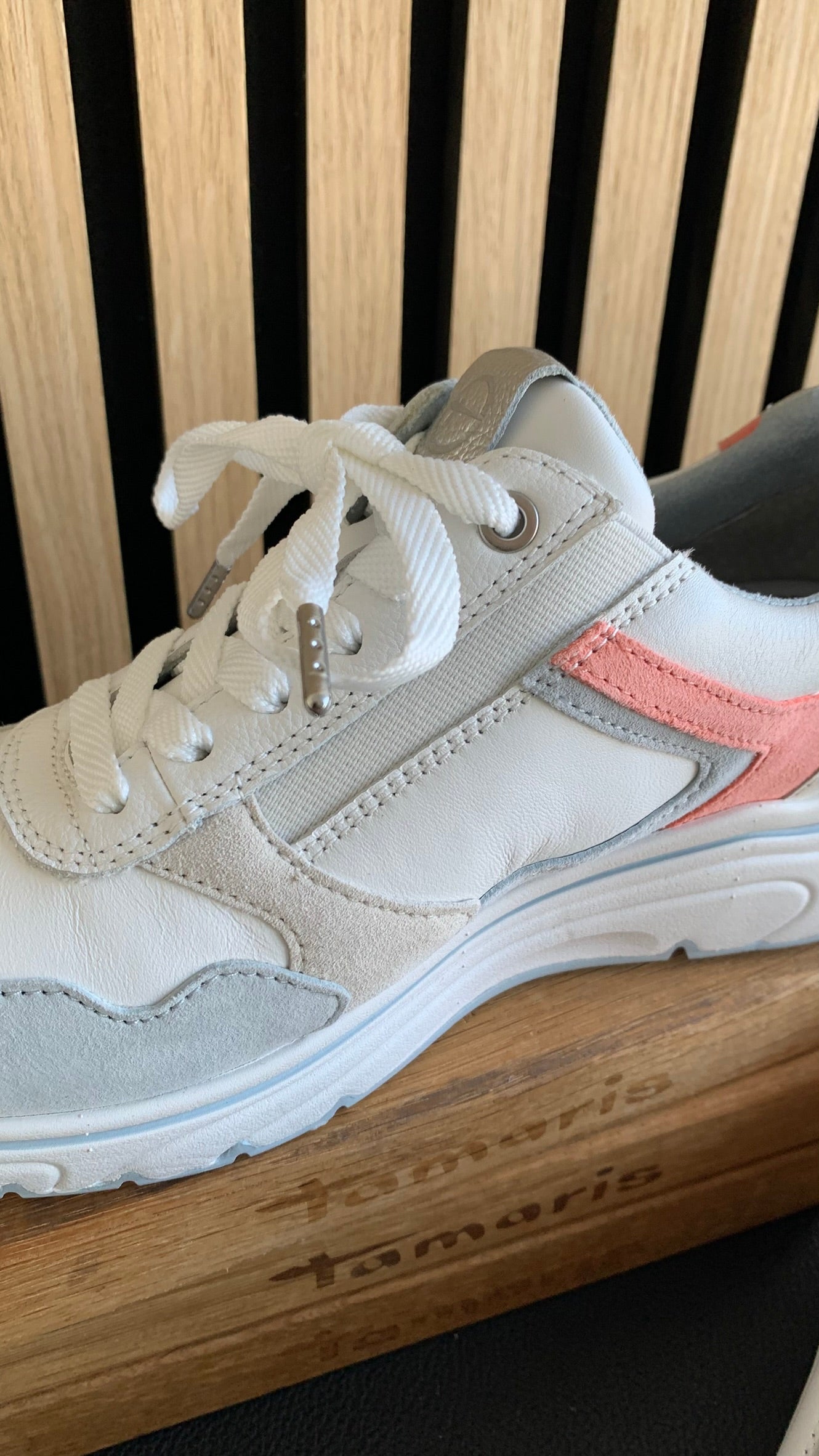 Sneaker