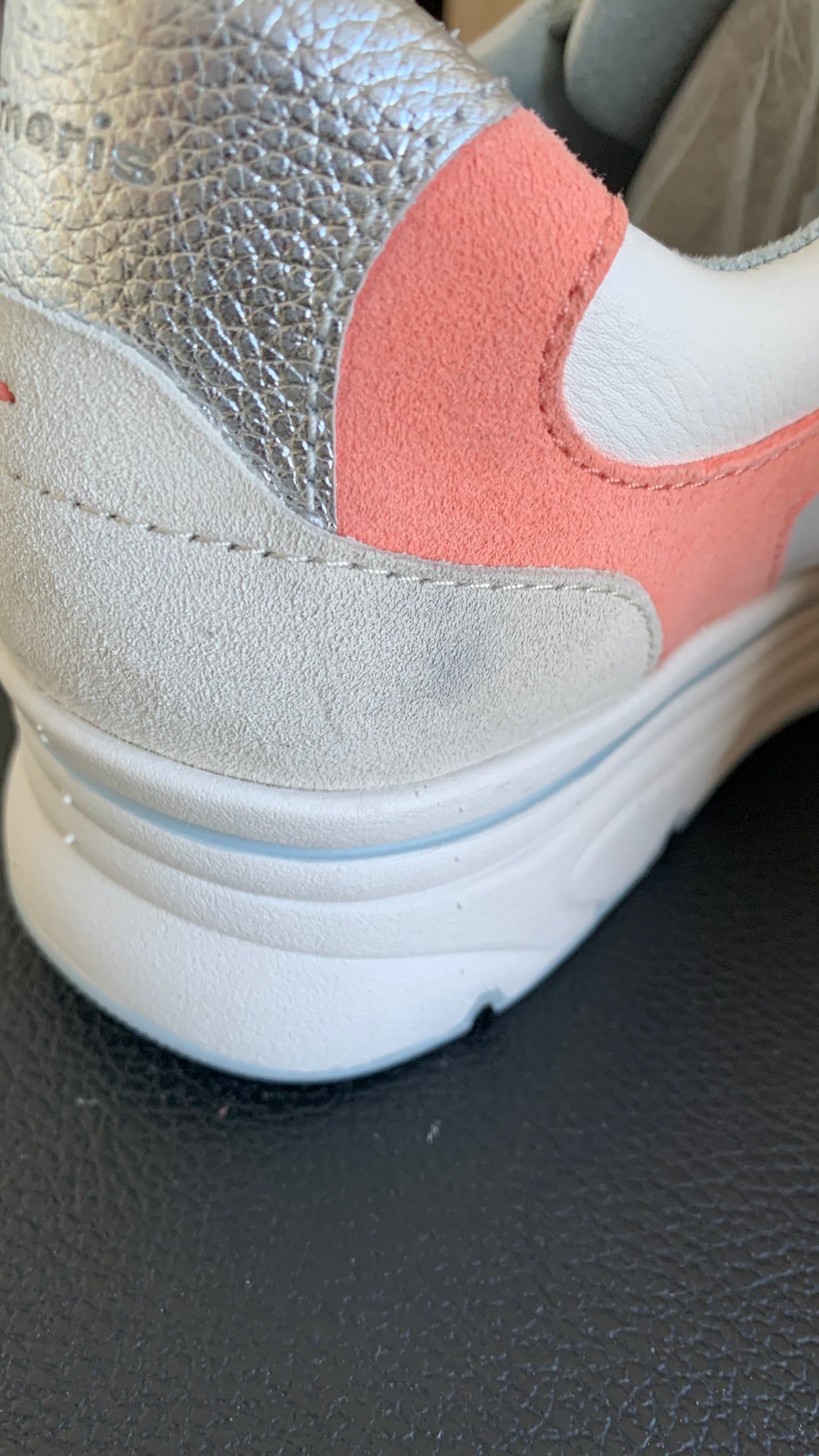 Sneaker