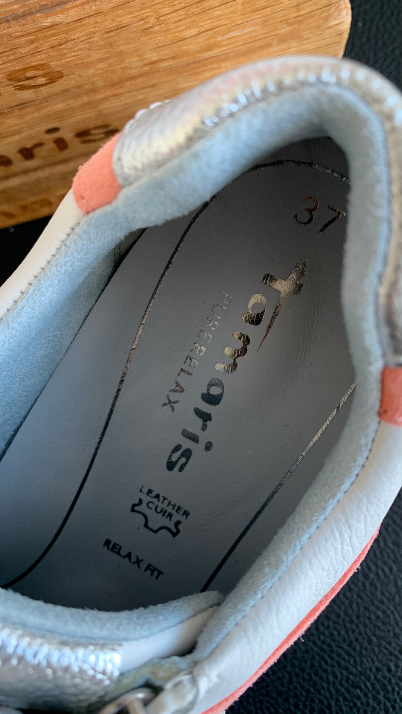 Sneaker