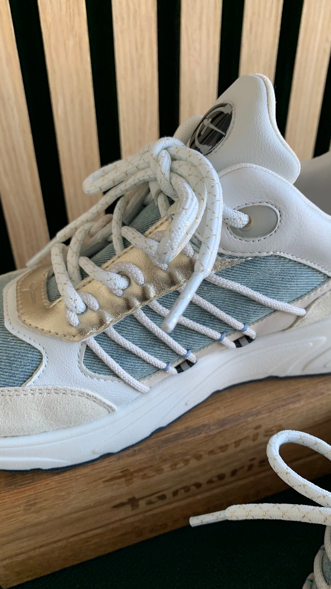 Sneaker