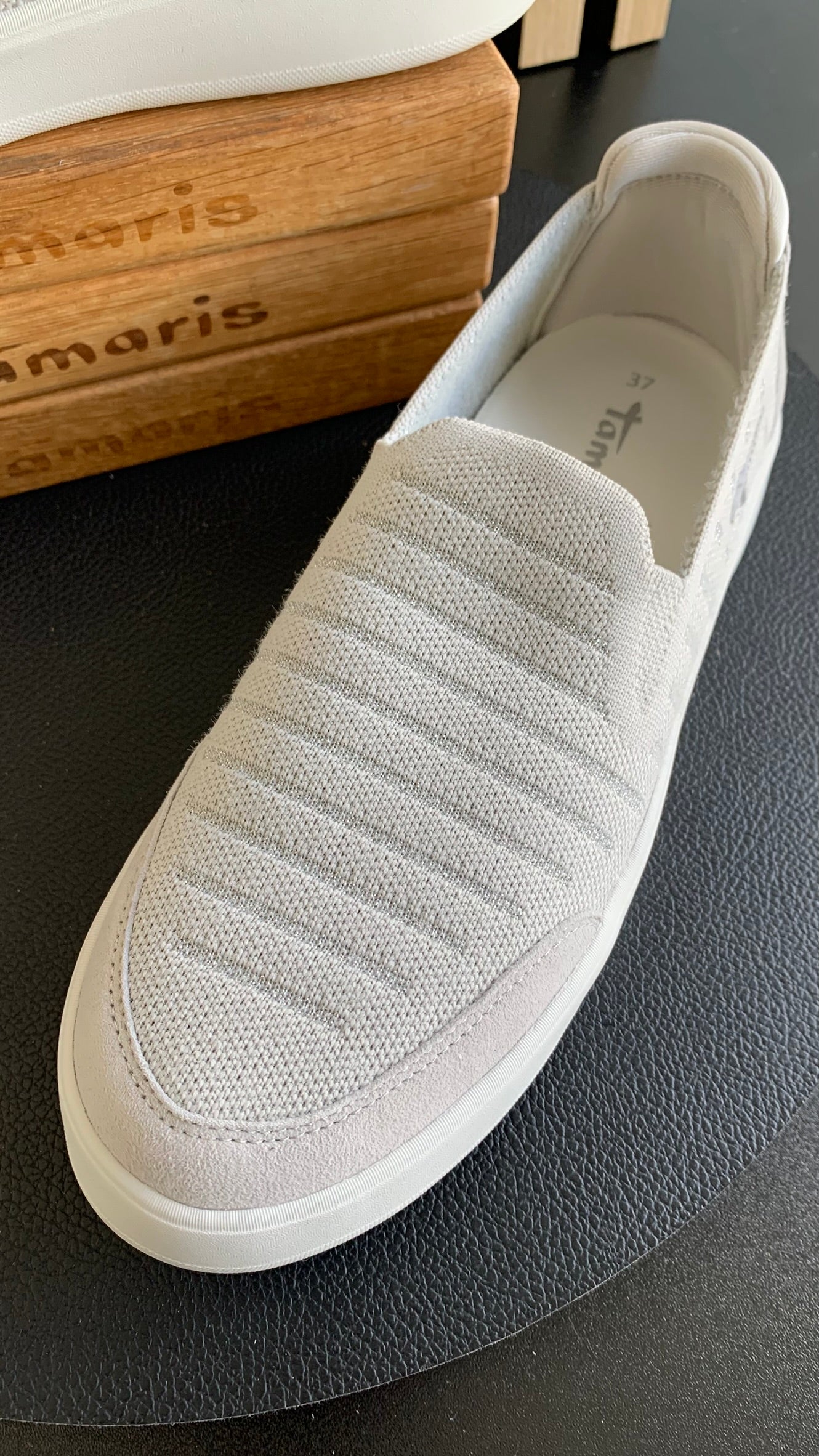 Sneaker