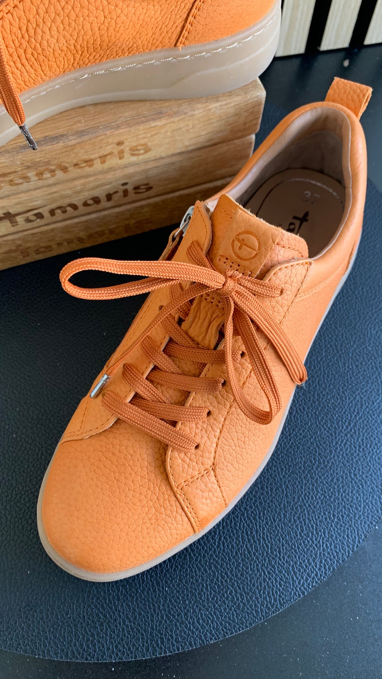 Sneaker