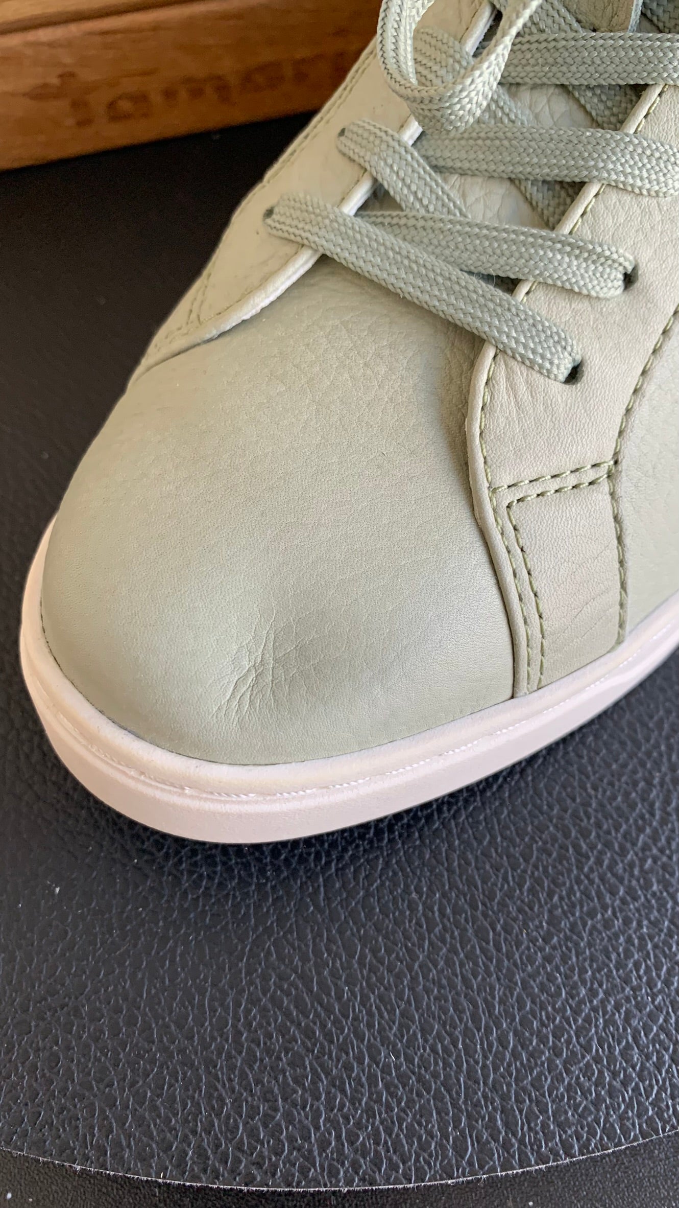 Sneaker