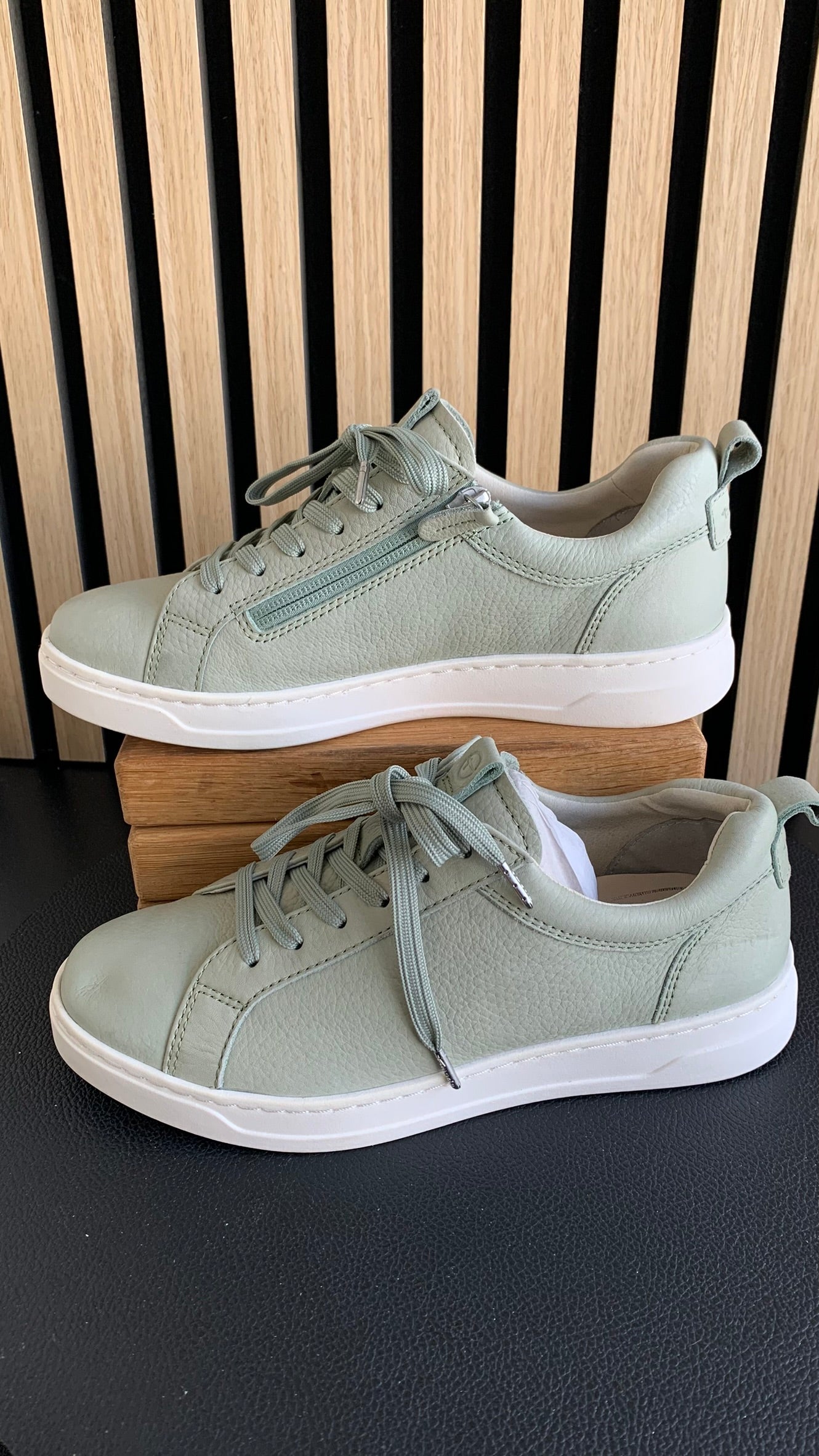 Sneaker