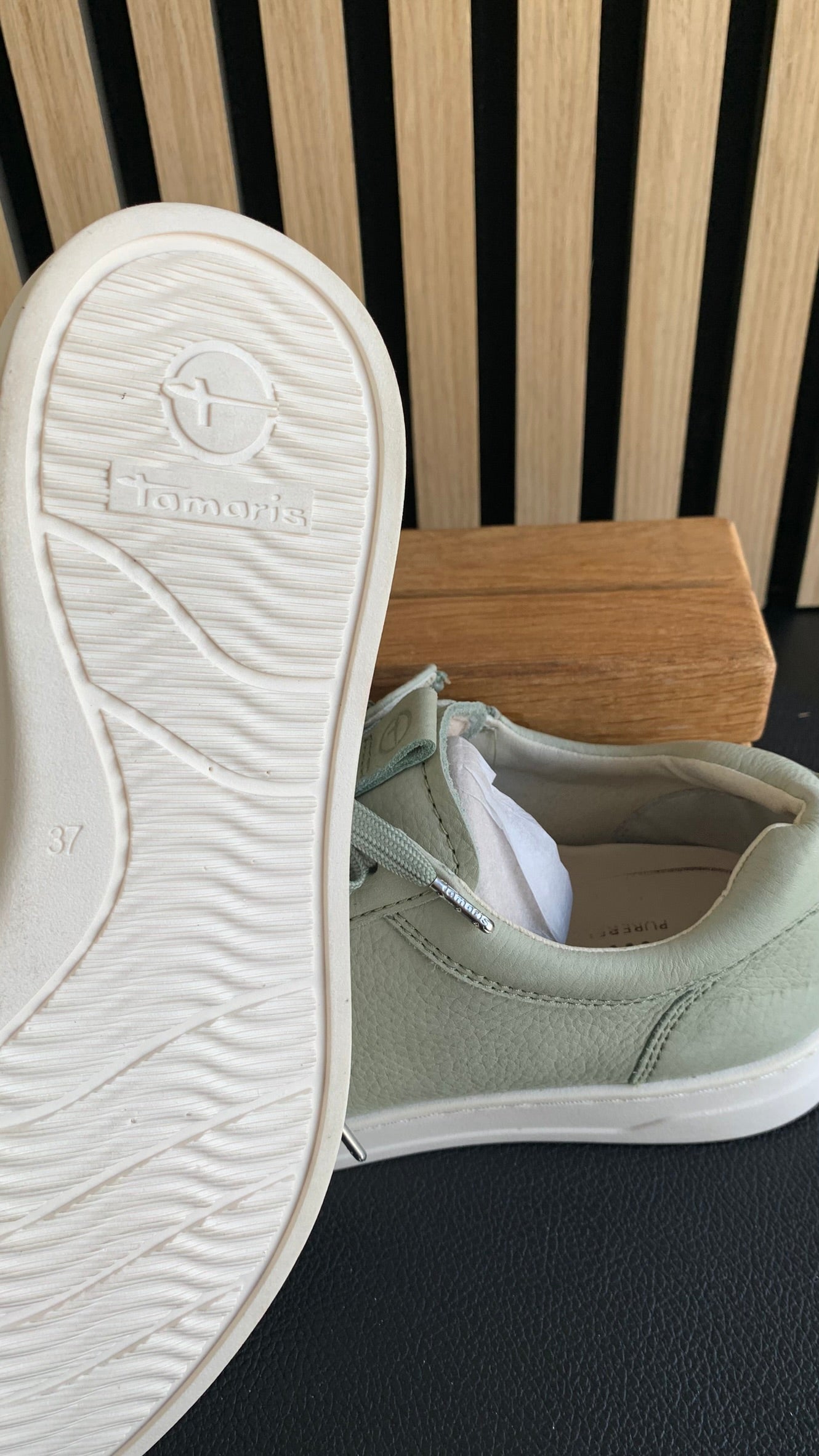 Sneaker