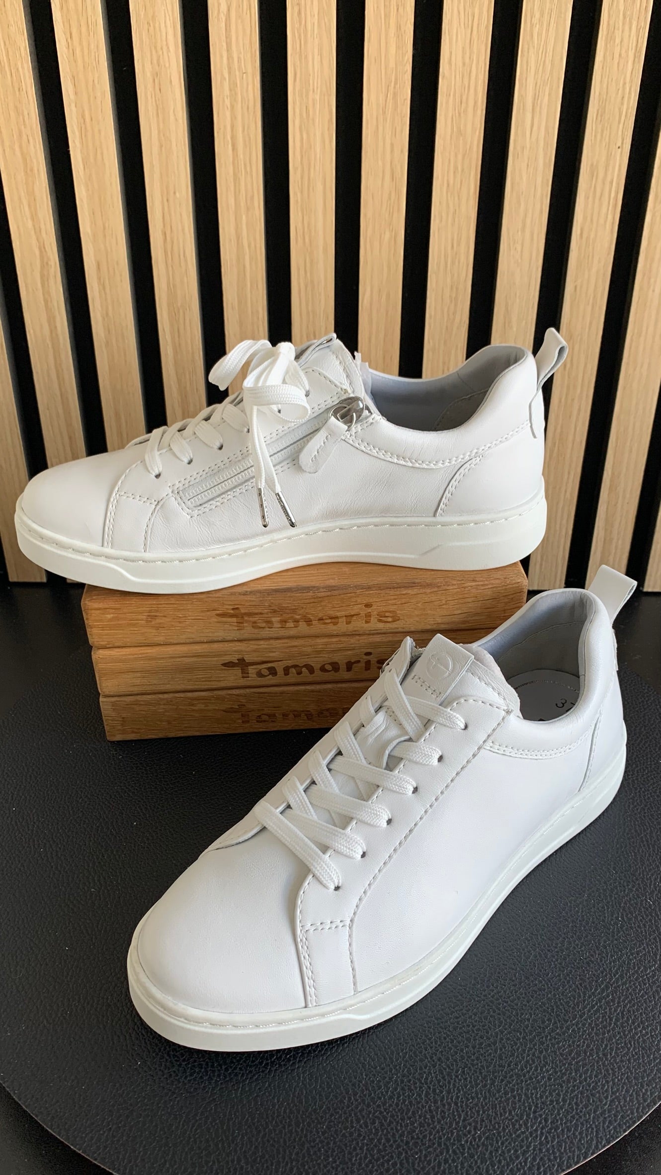Sneaker